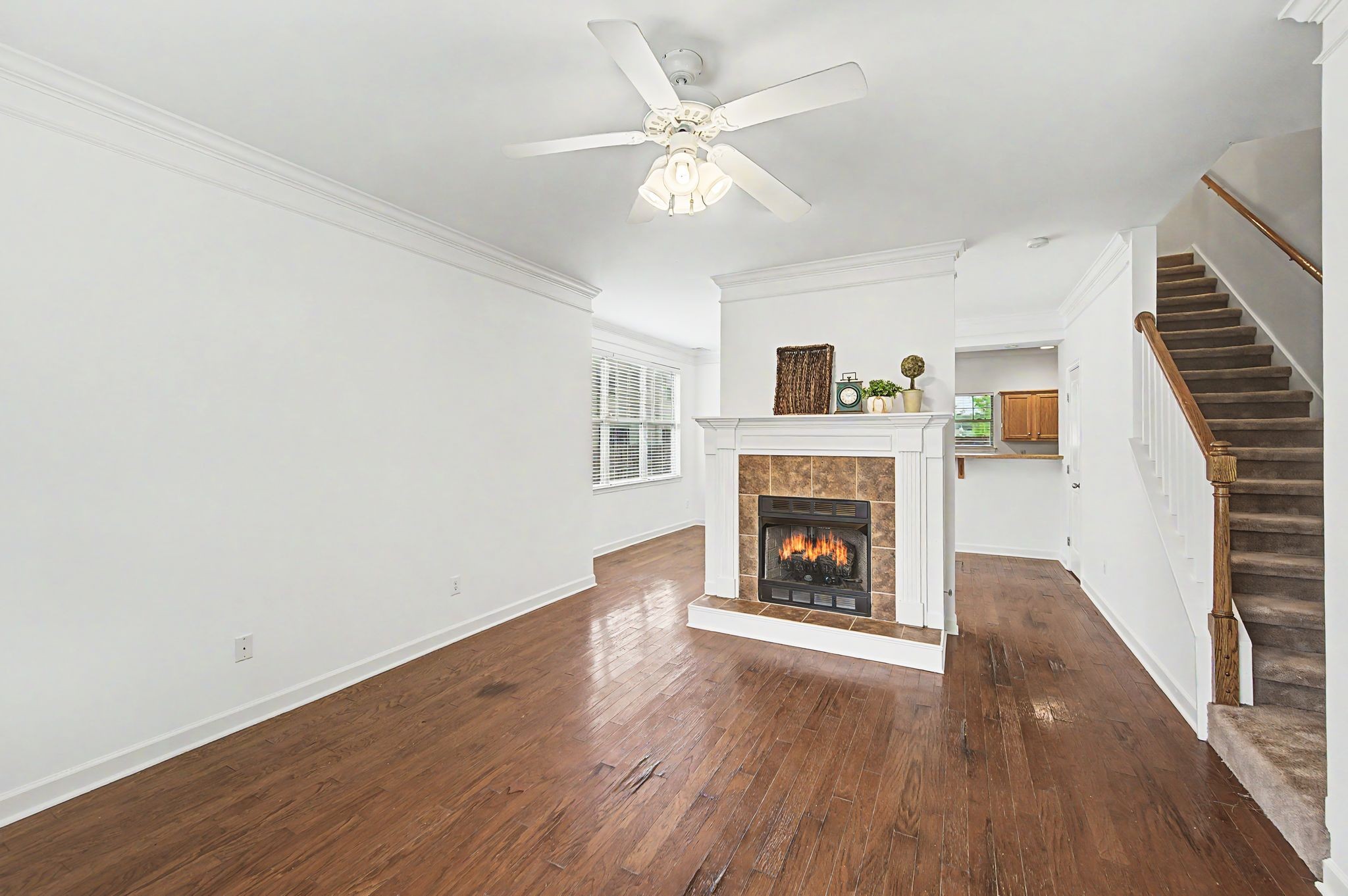 2048 Elliott Ave