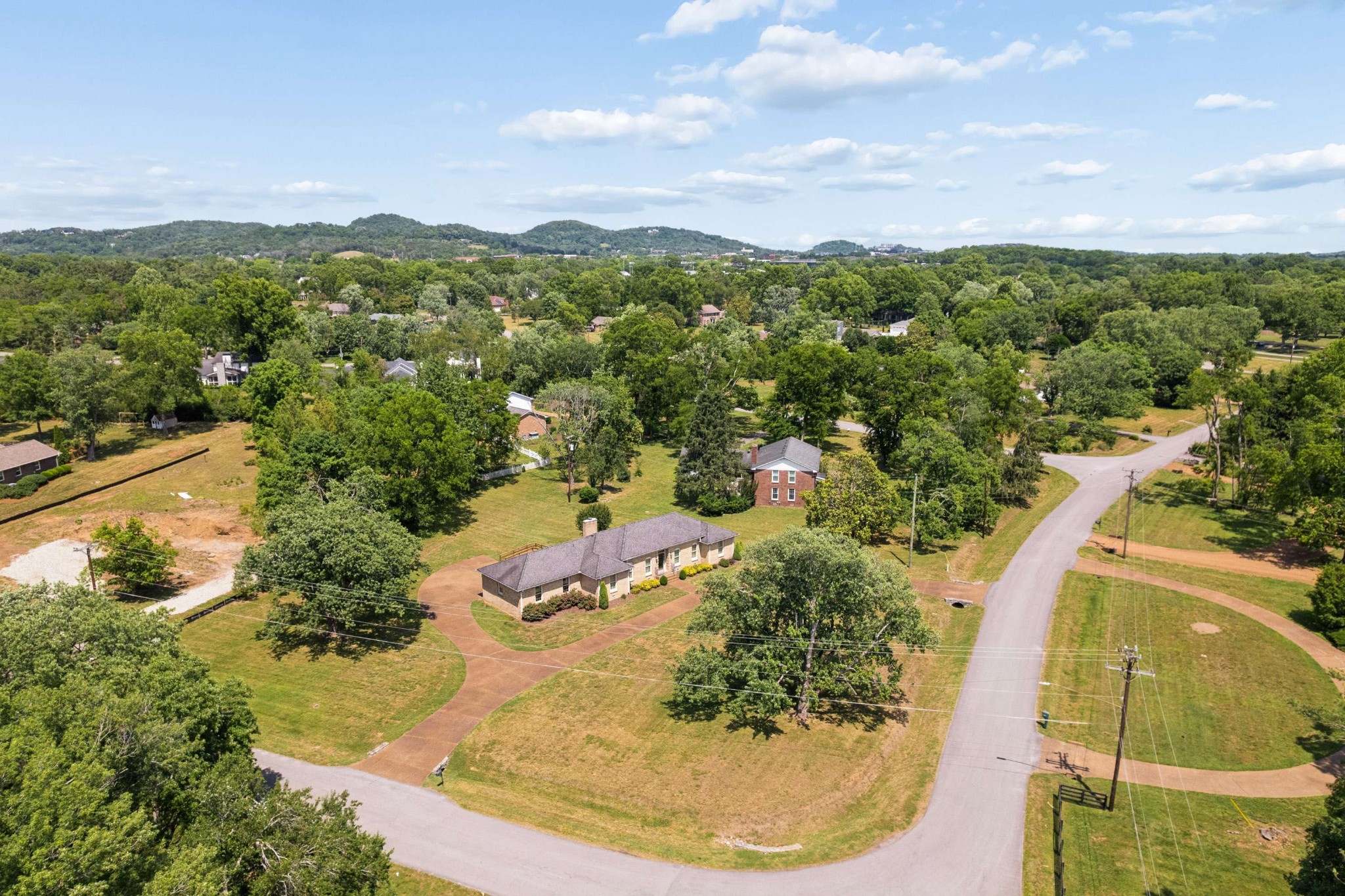 312 River Oaks Rd