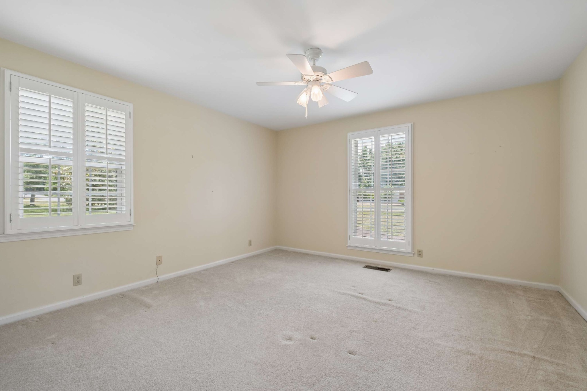 312 River Oaks Rd