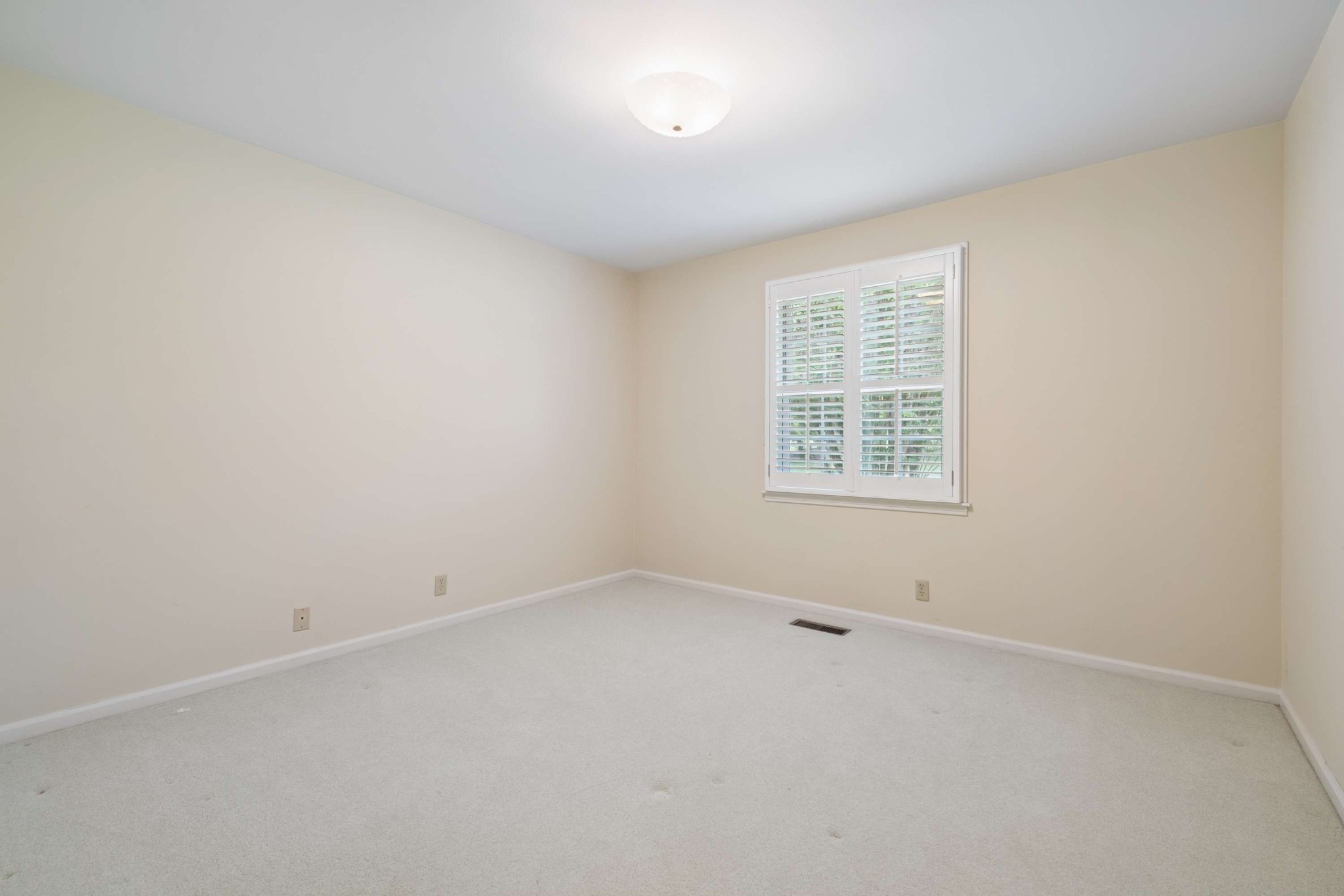 312 River Oaks Rd