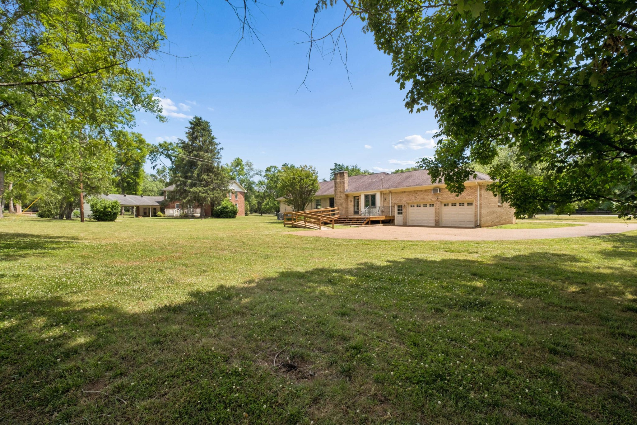 312 River Oaks Rd