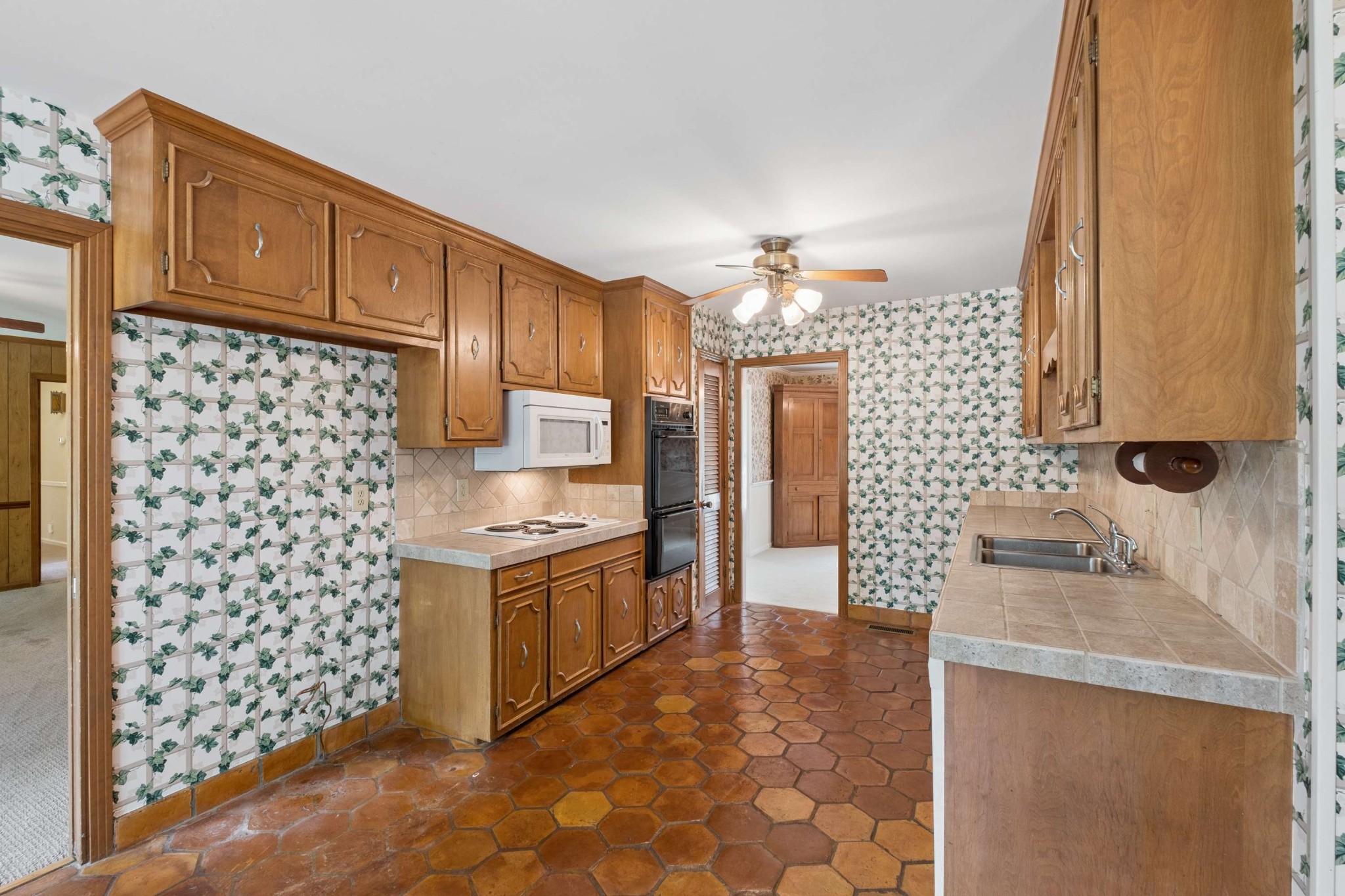 312 River Oaks Rd