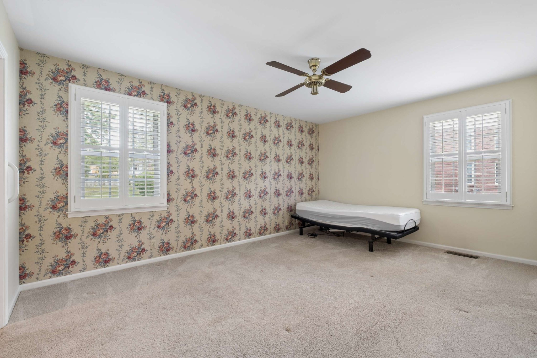 312 River Oaks Rd
