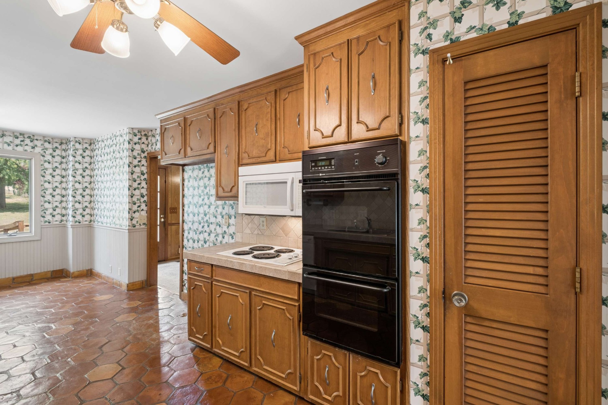 312 River Oaks Rd