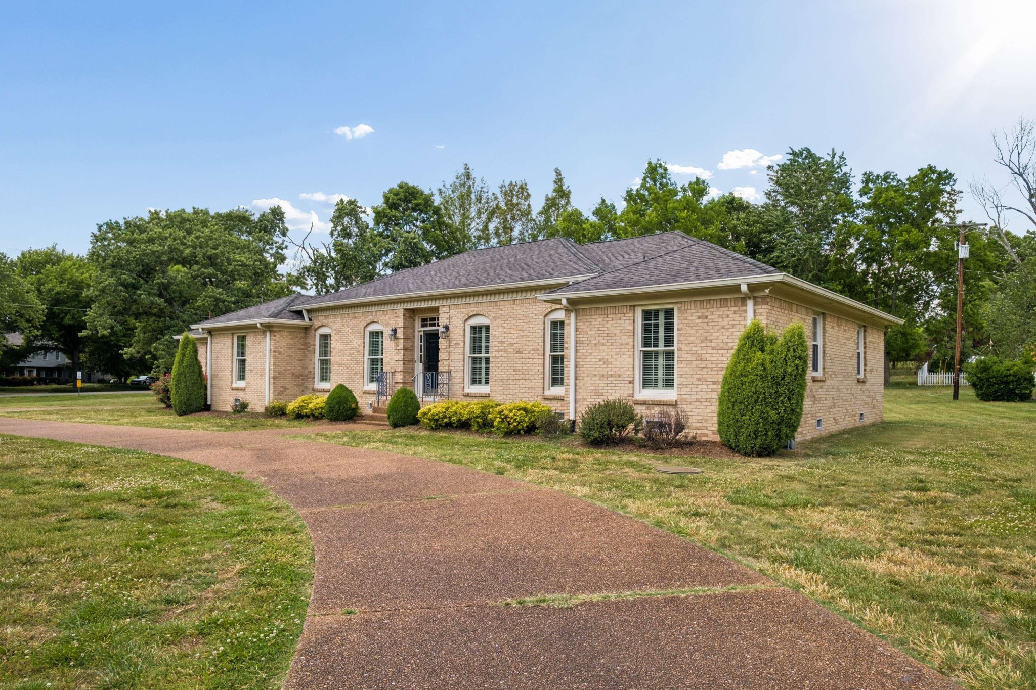 312 River Oaks Rd
