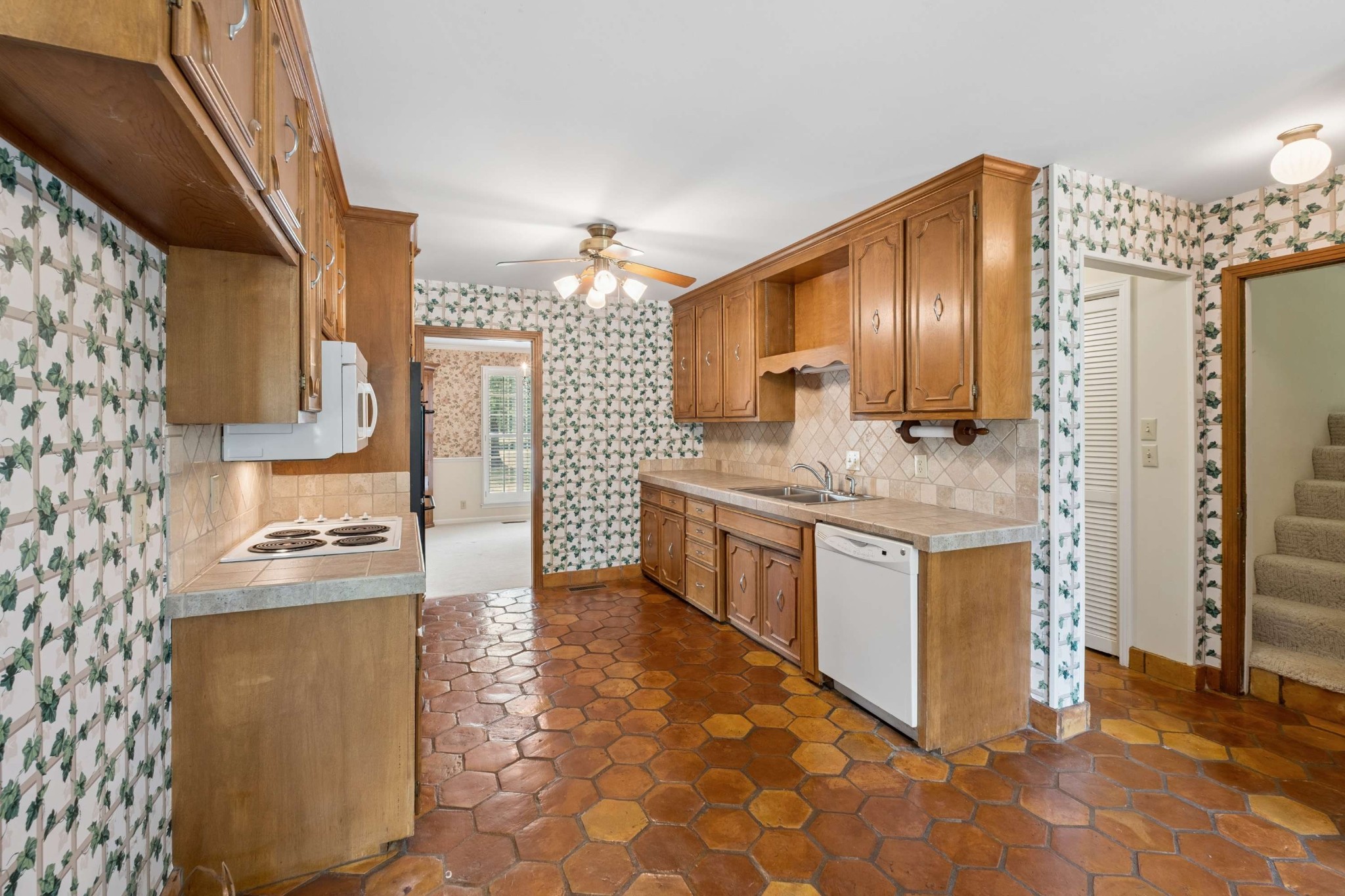 312 River Oaks Rd