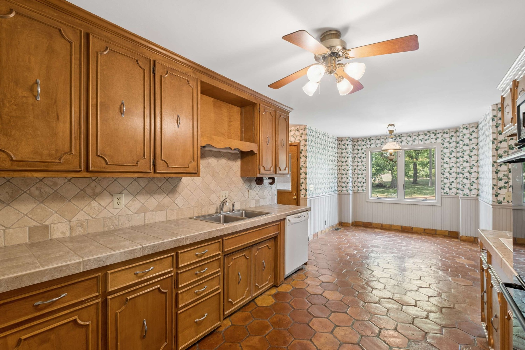 312 River Oaks Rd