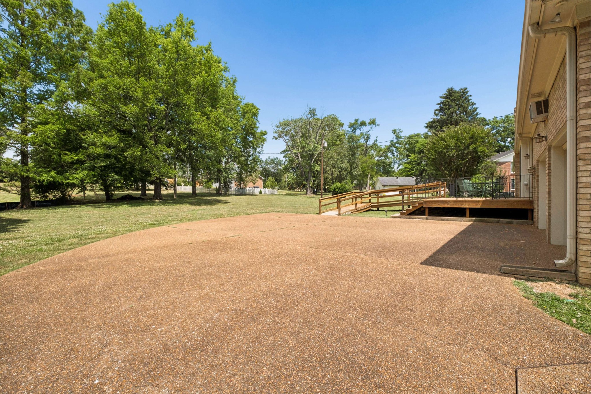 312 River Oaks Rd