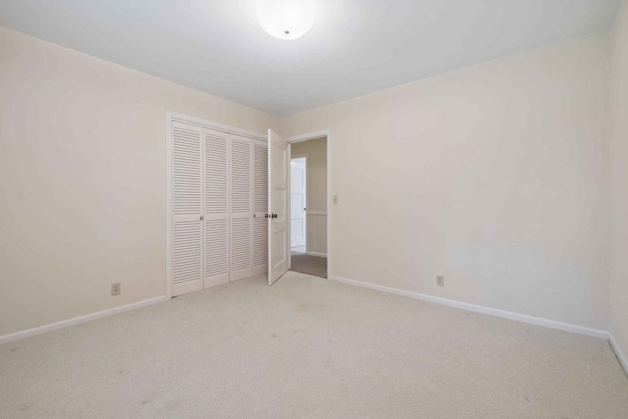 312 River Oaks Rd