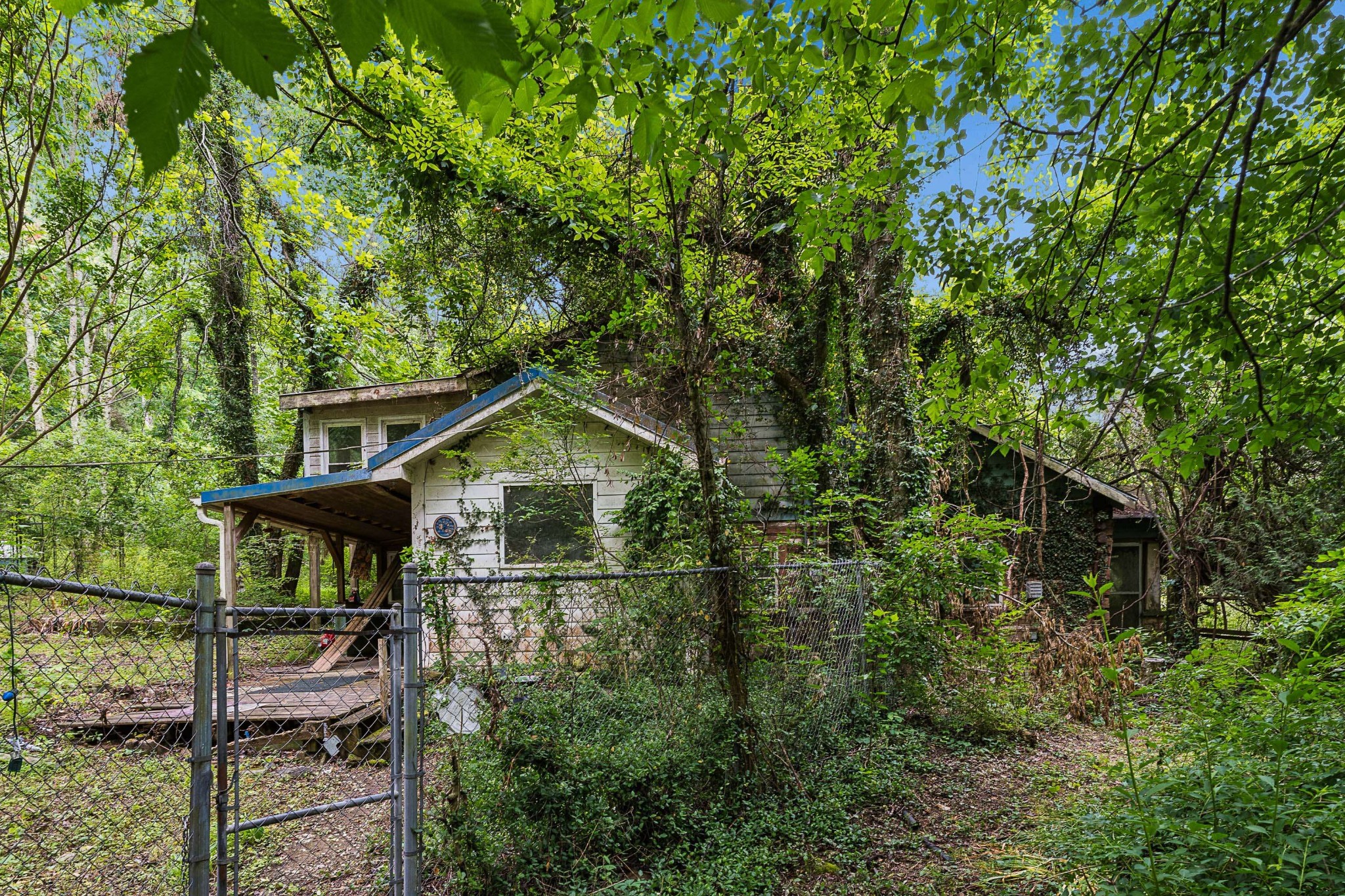 8797 Highway 100