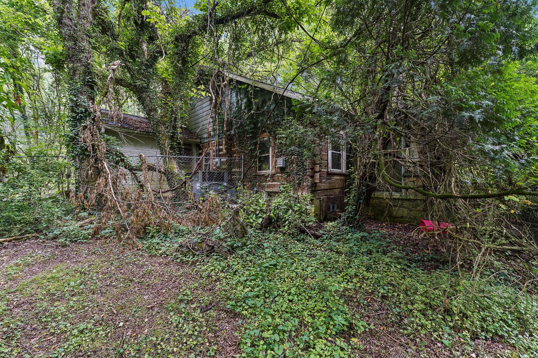 8797 Highway 100