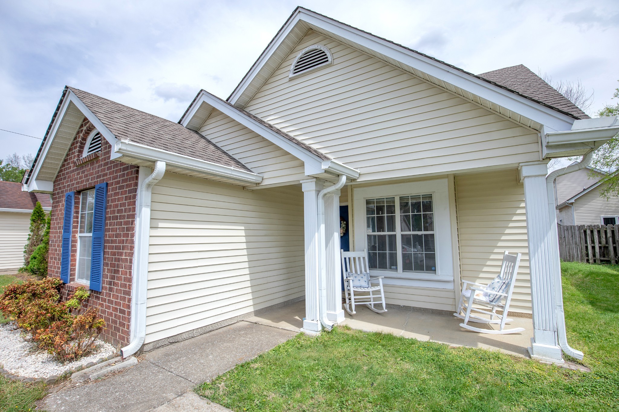 2009 Valley Dr