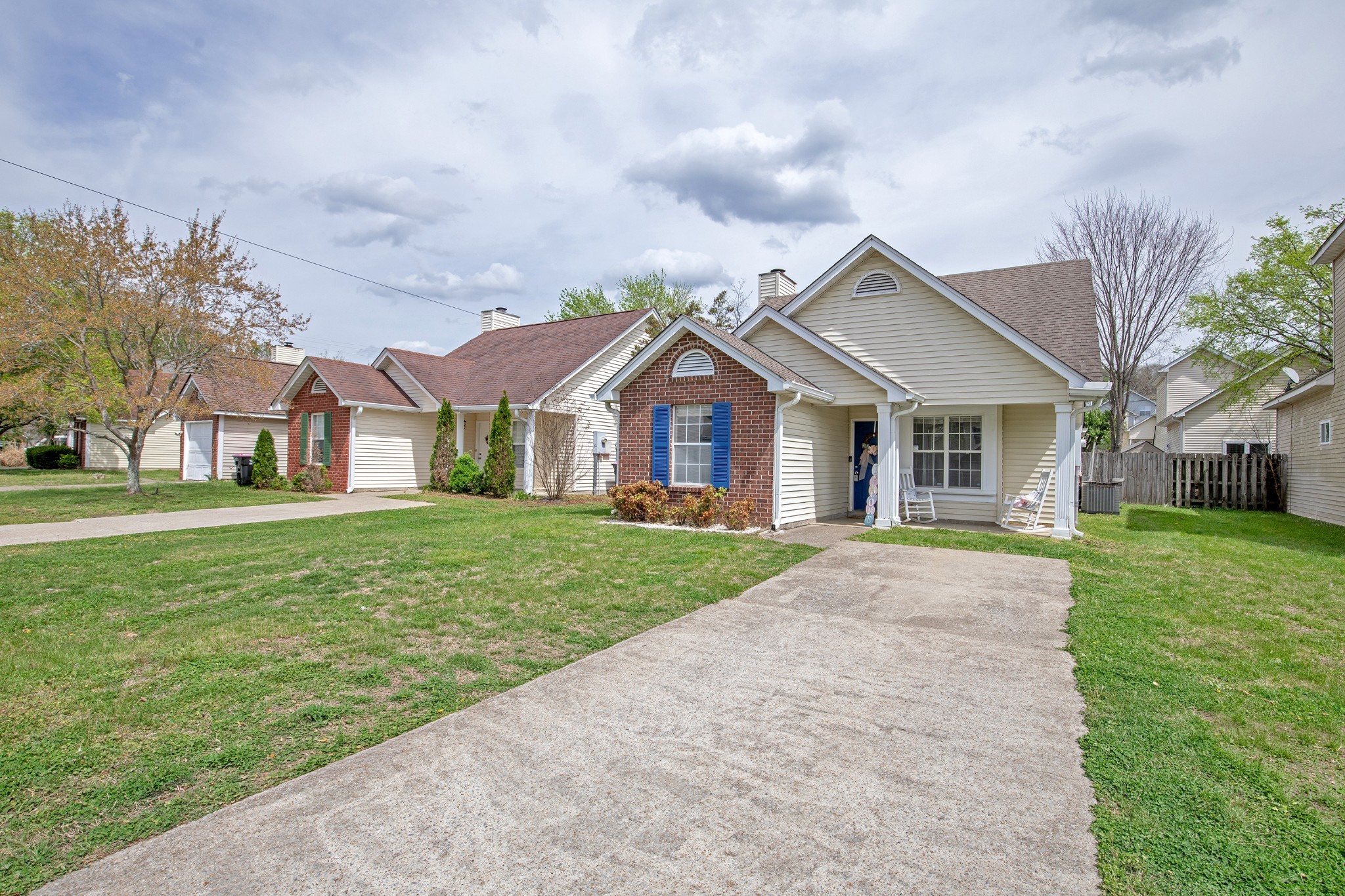 2009 Valley Dr