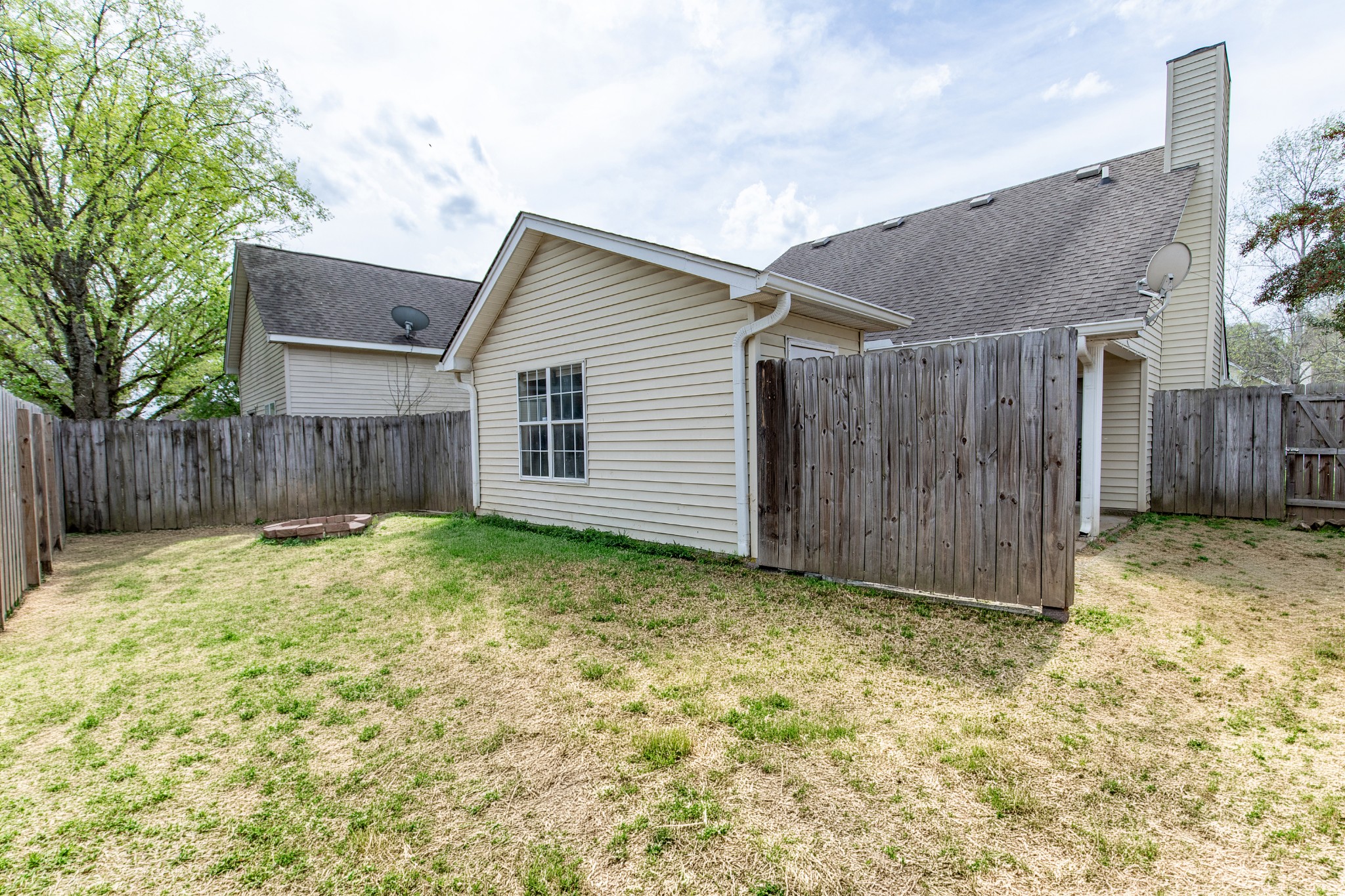2009 Valley Dr