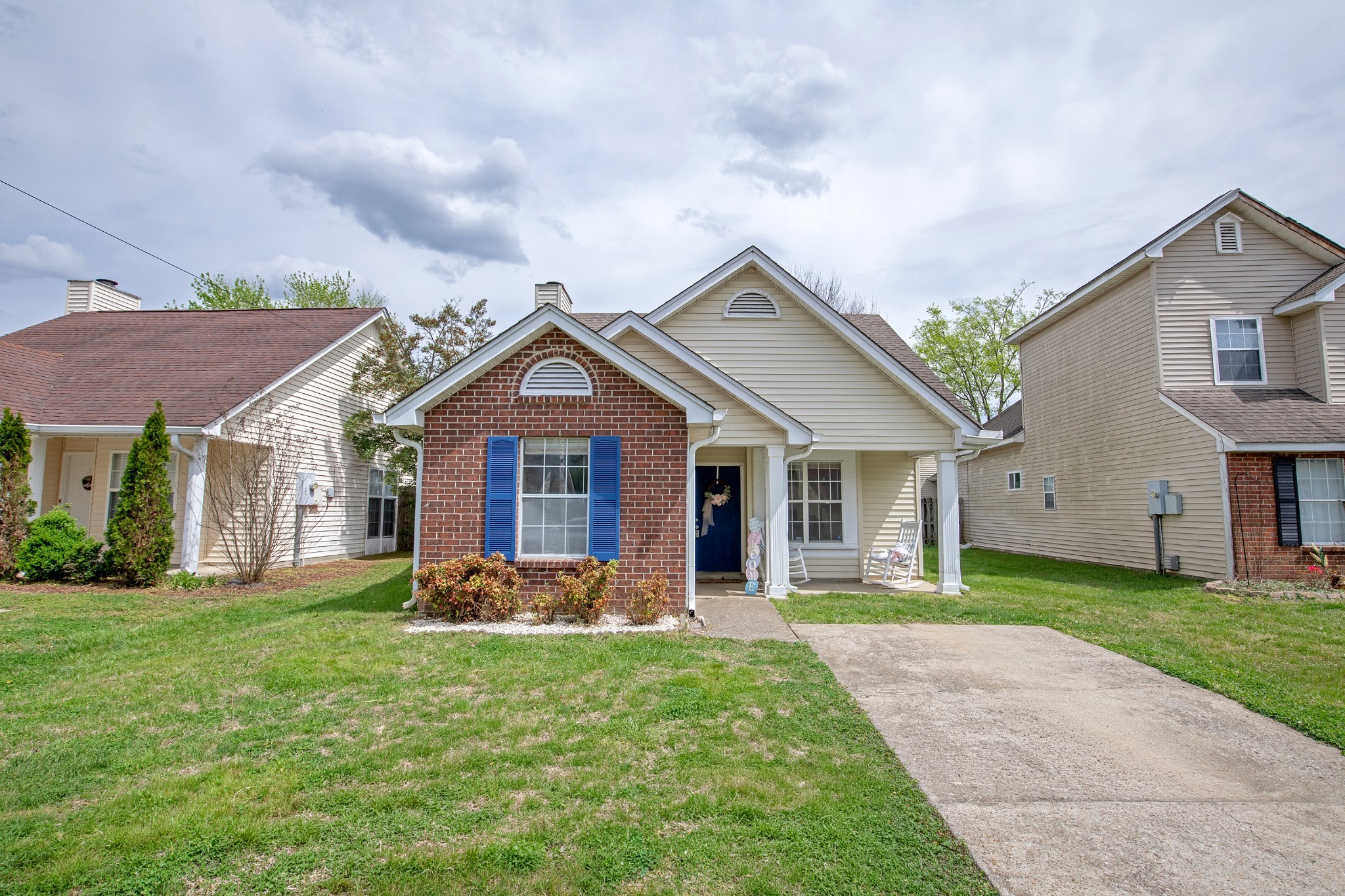 2009 Valley Dr