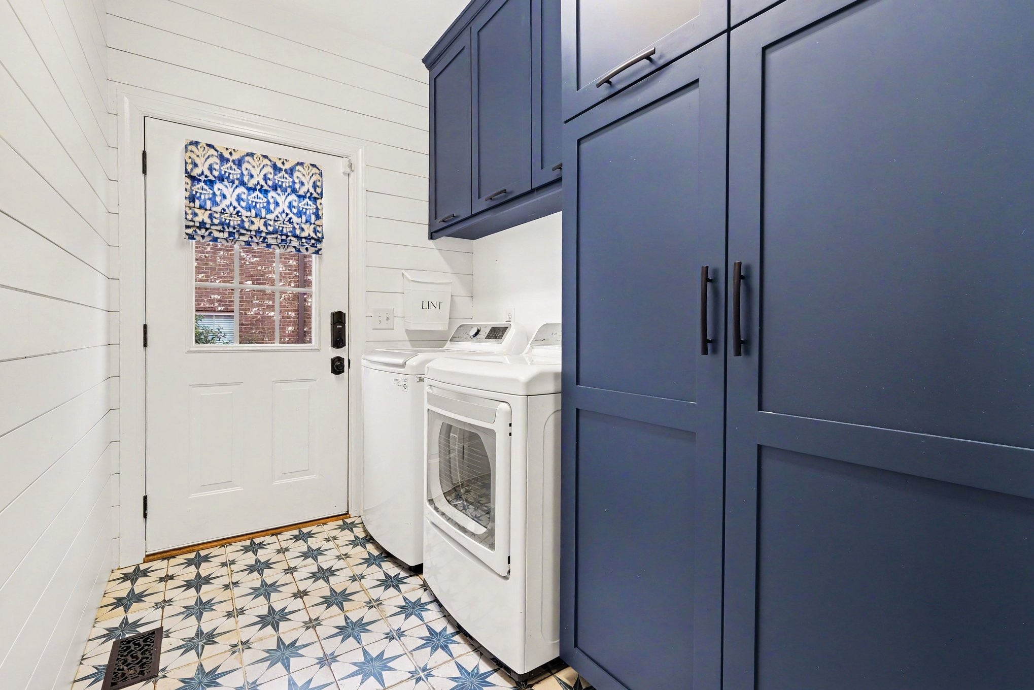 2972 Stewart Campbell Pt