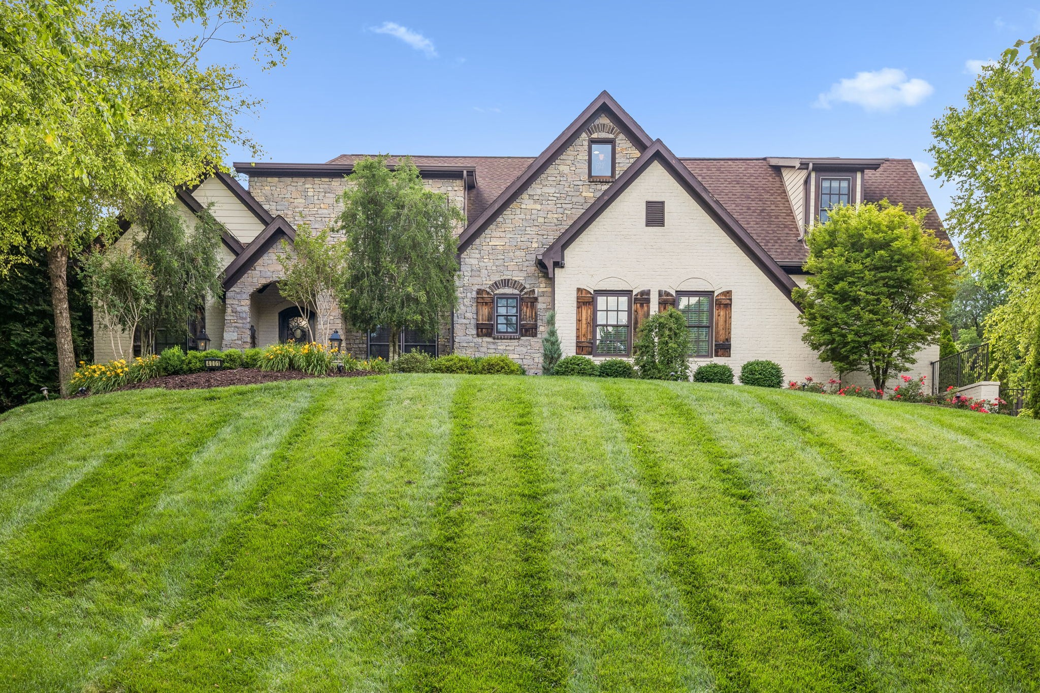 4001 Wallace Ln