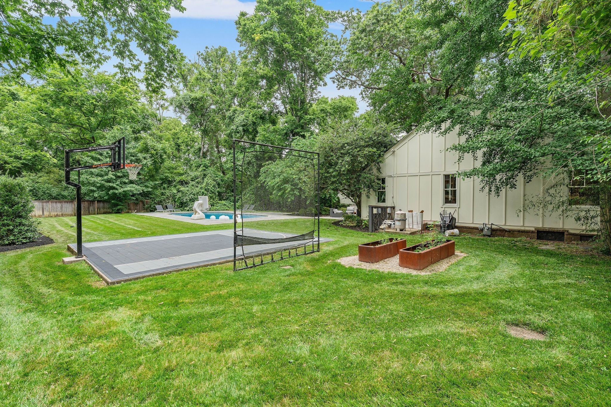 3907 Trimble Rd