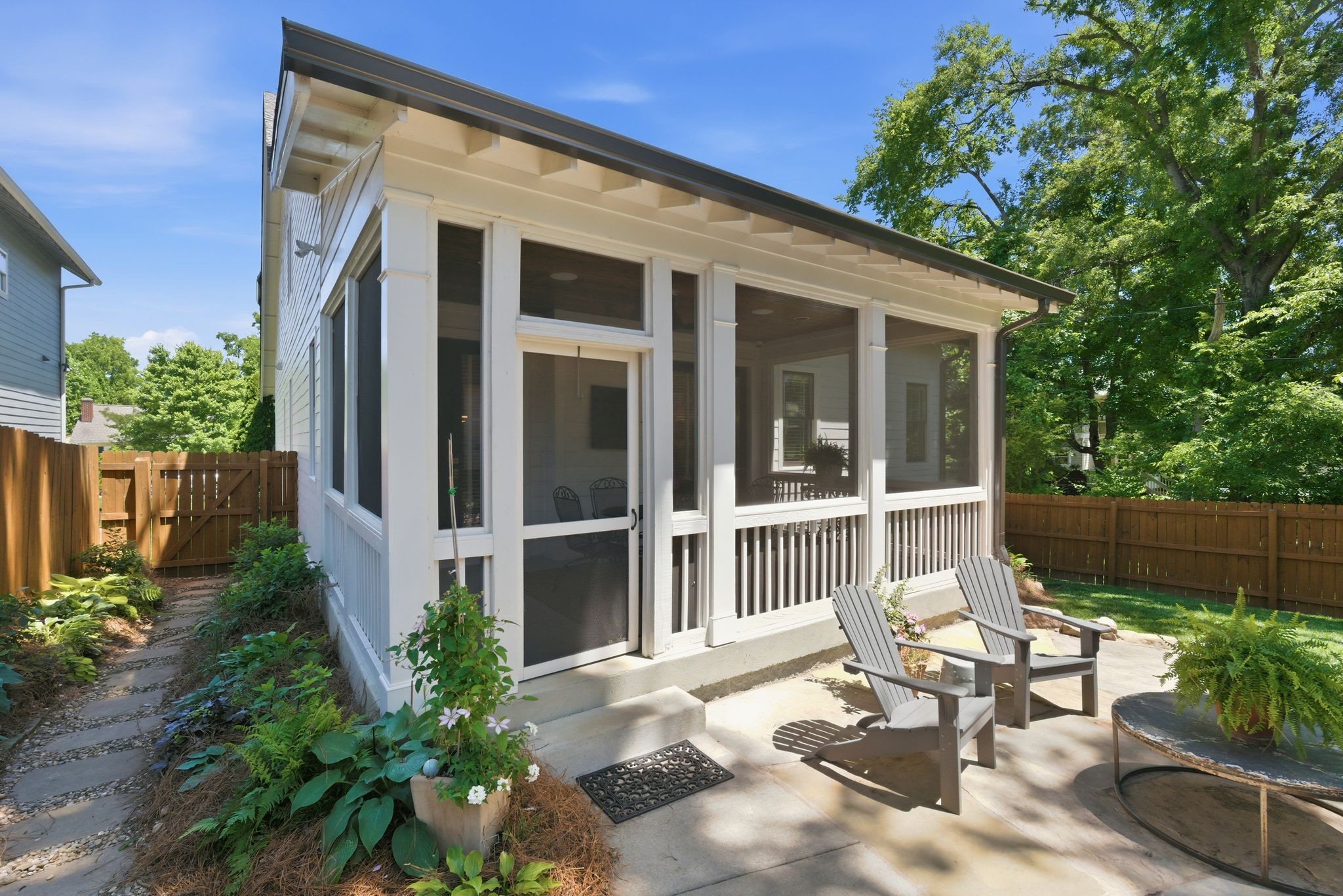 4905 Dakota Ave