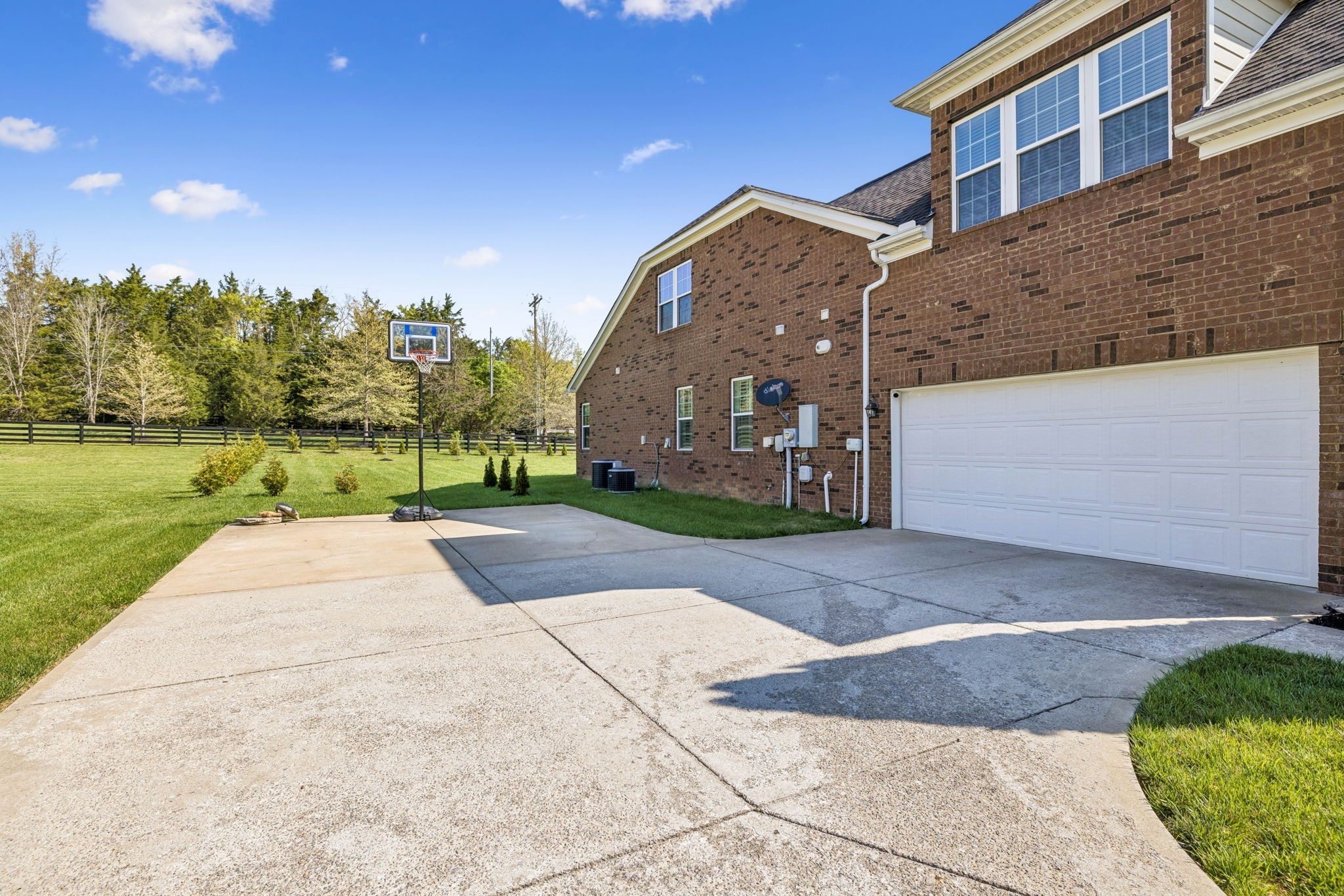 9710 Capstone Ct