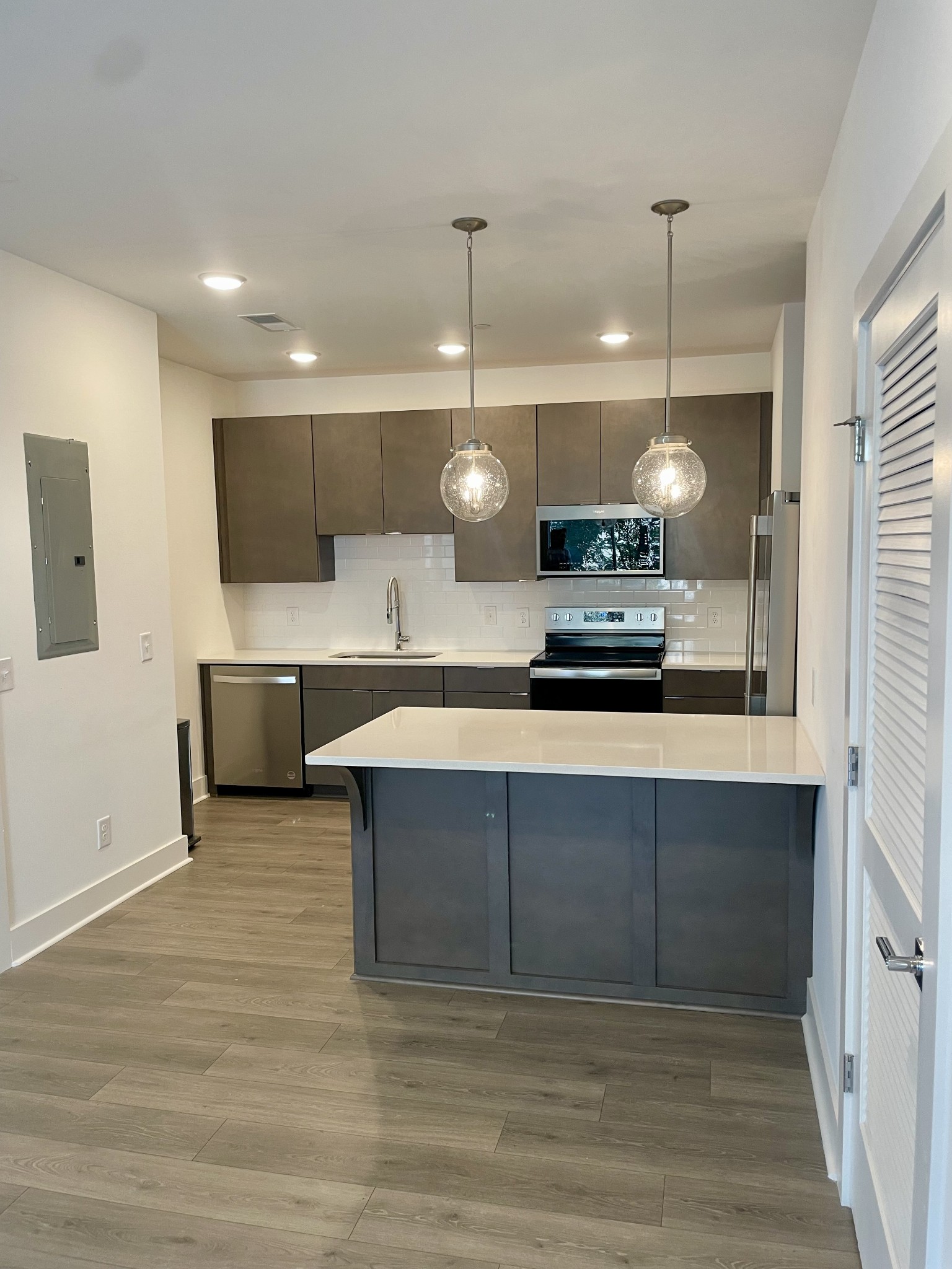 1613 Marshall Hollow Dr Unit: 203
