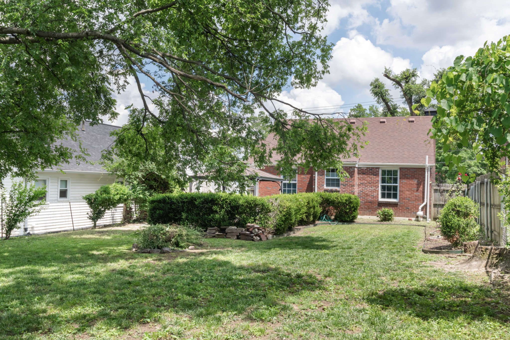 2903 Glenmeade Dr