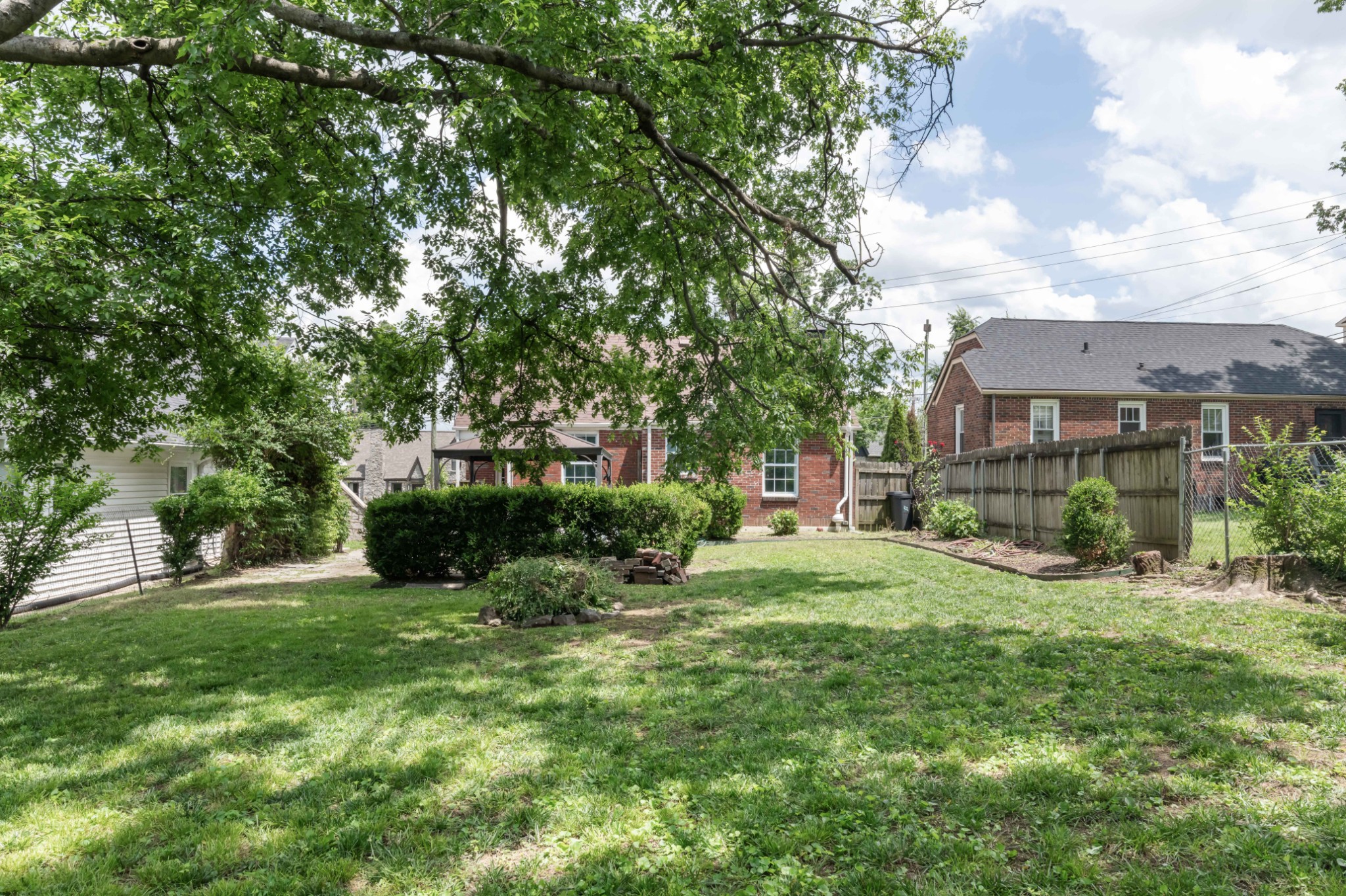 2903 Glenmeade Dr