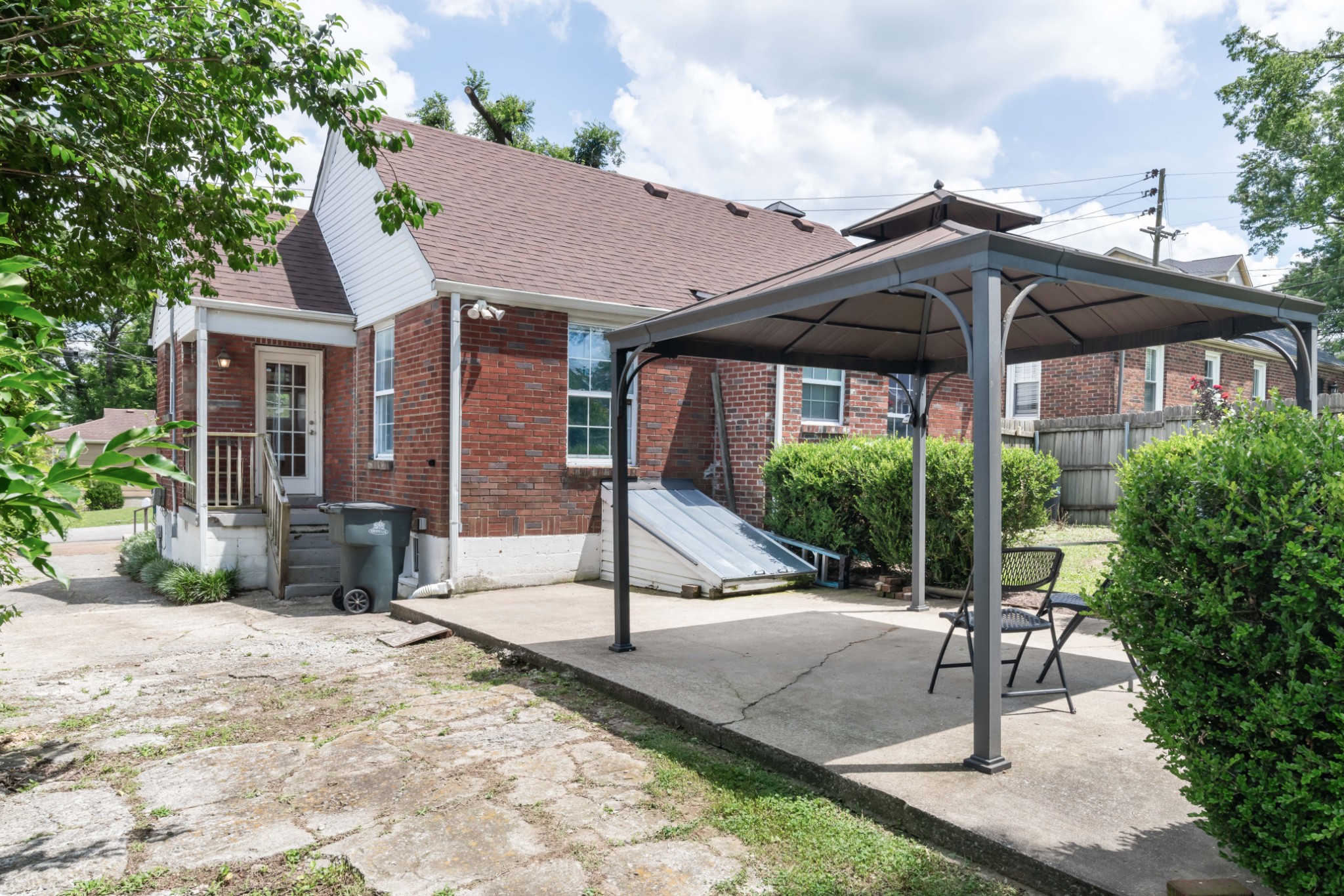 2903 Glenmeade Dr