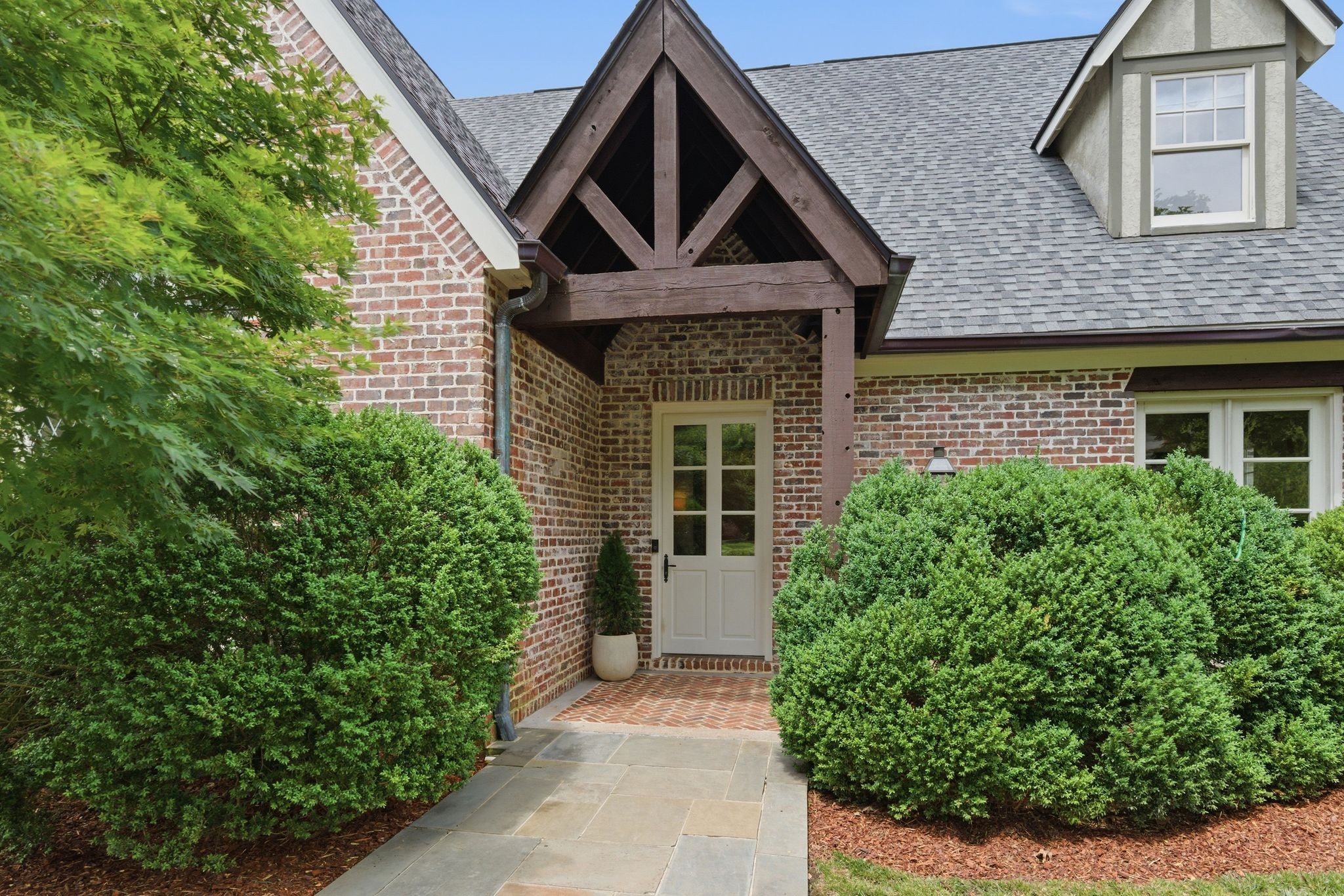 617 Westover Dr
