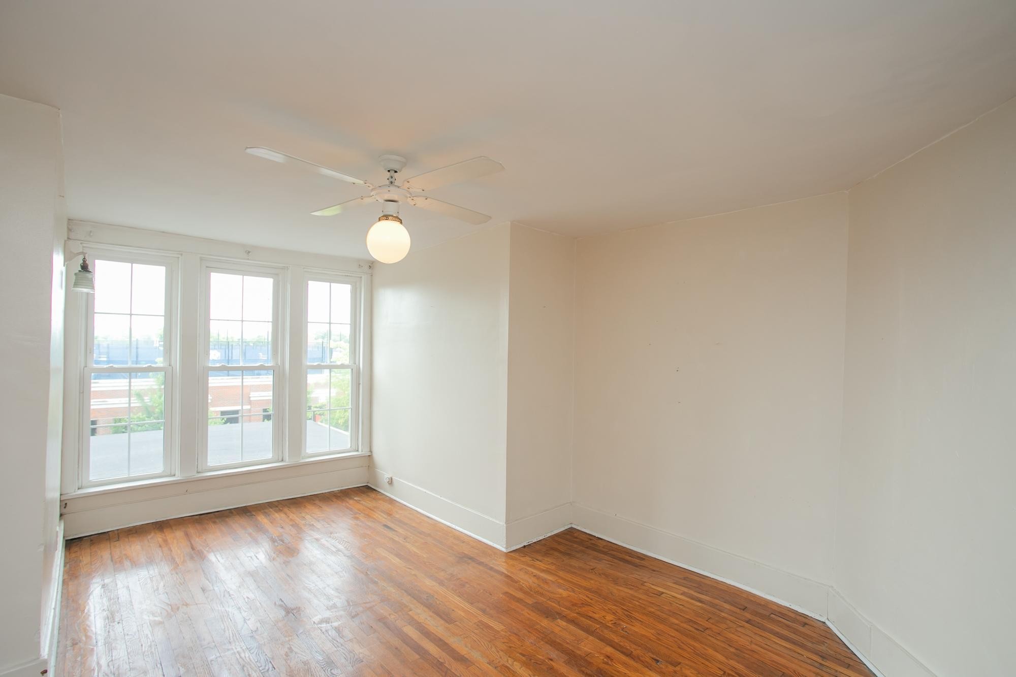 1516 Compton Ave
