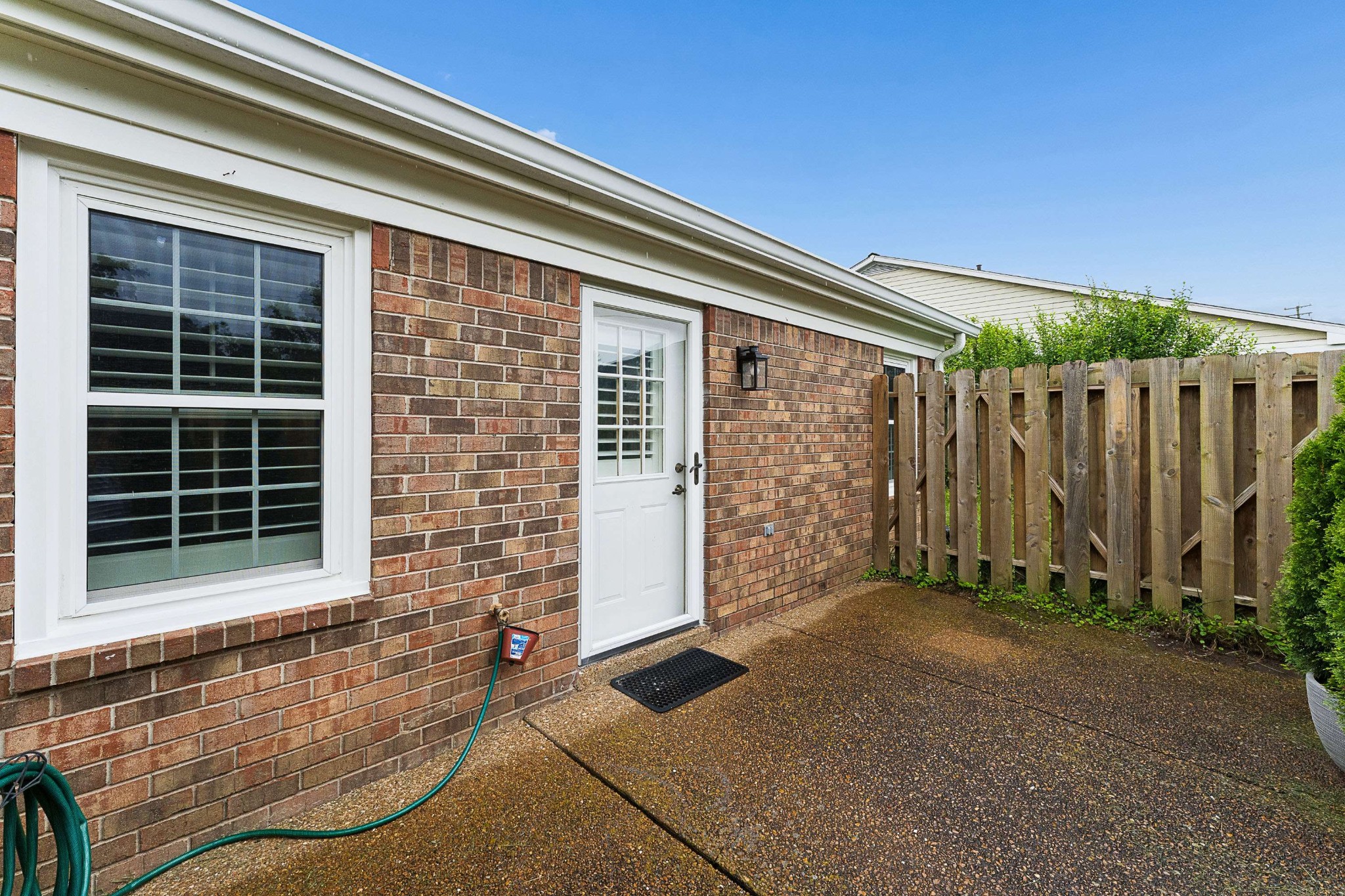 814 Marquette Dr