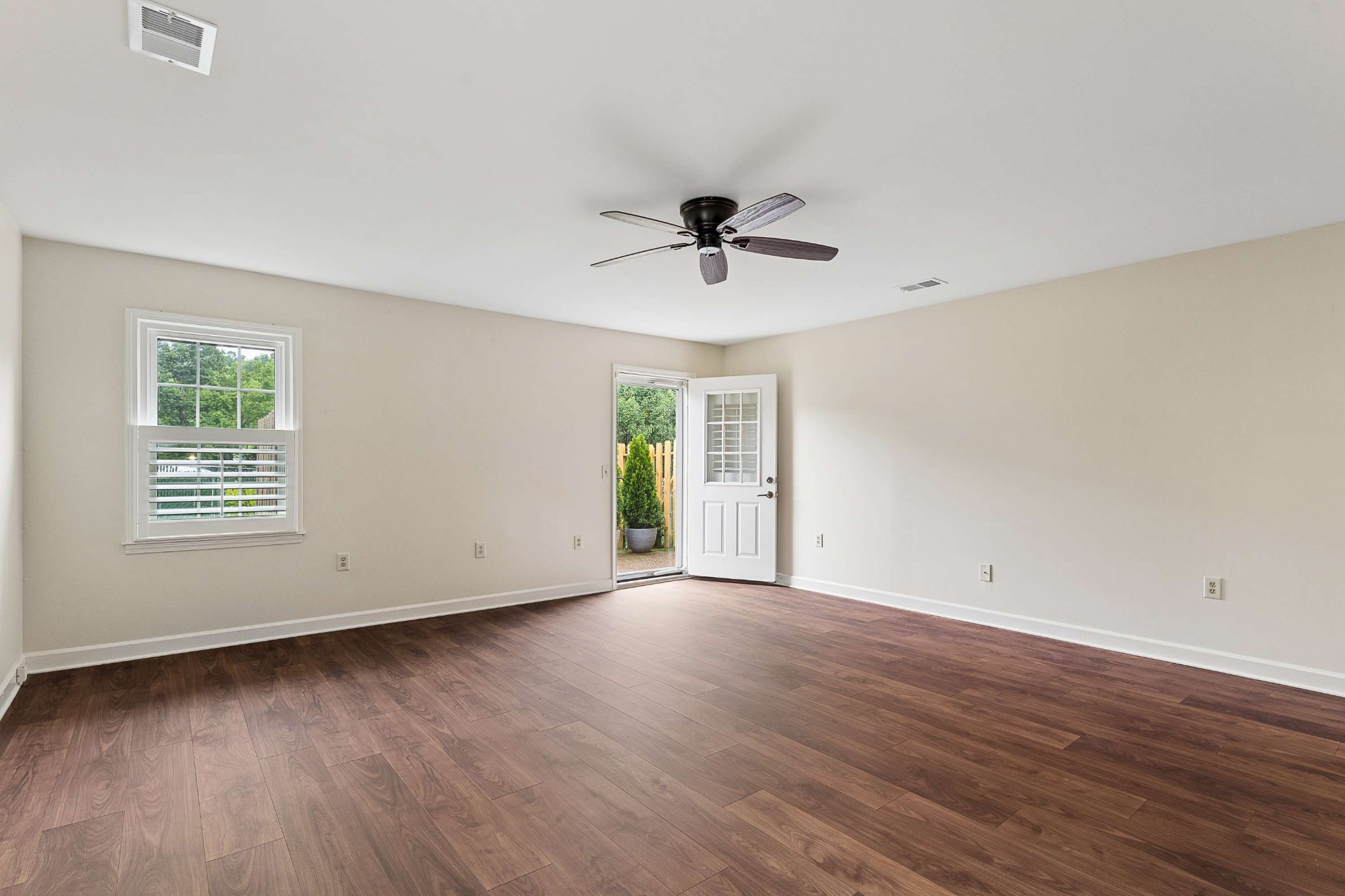 814 Marquette Dr