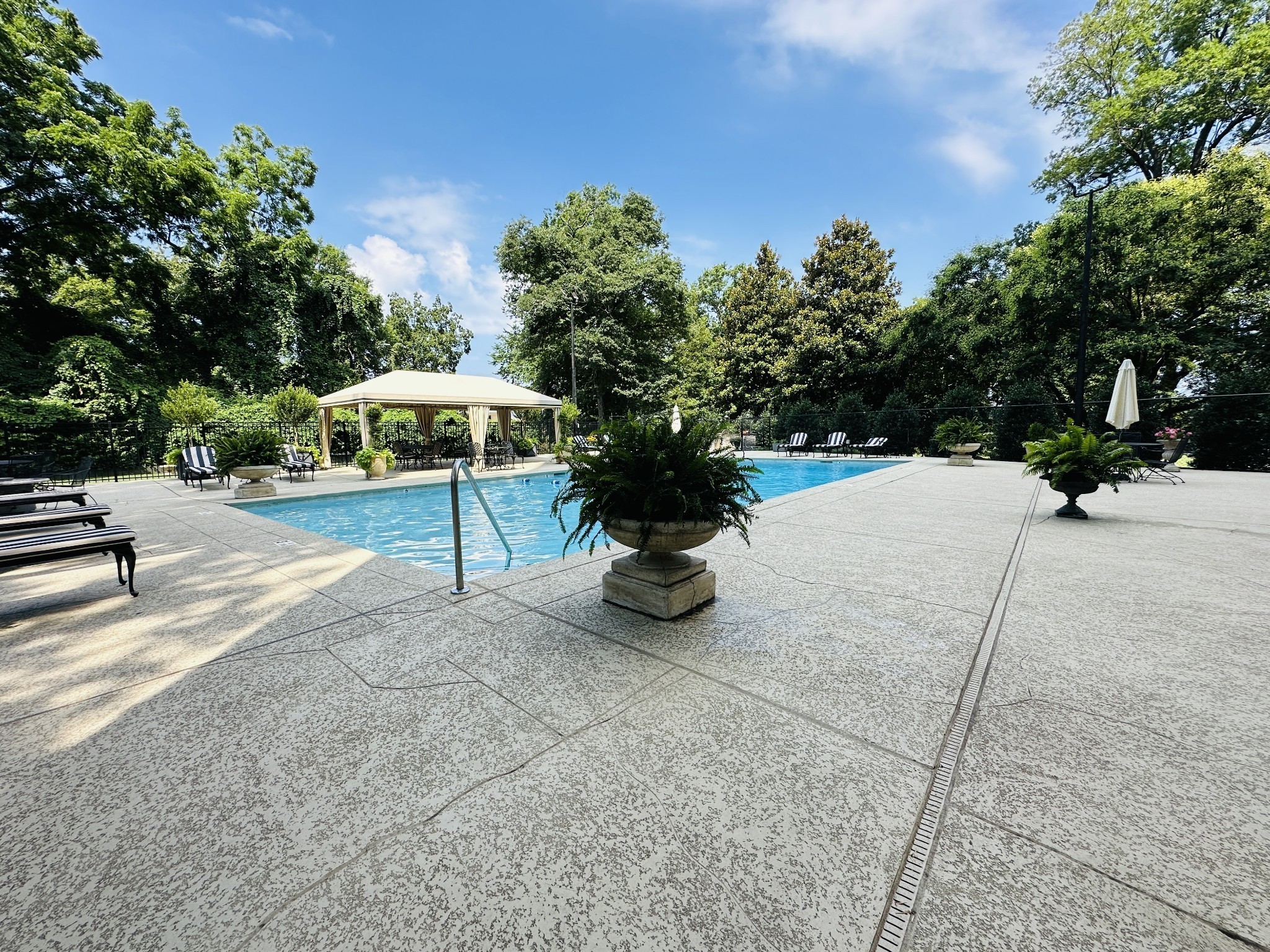 4215 Harding Pike Unit: 903