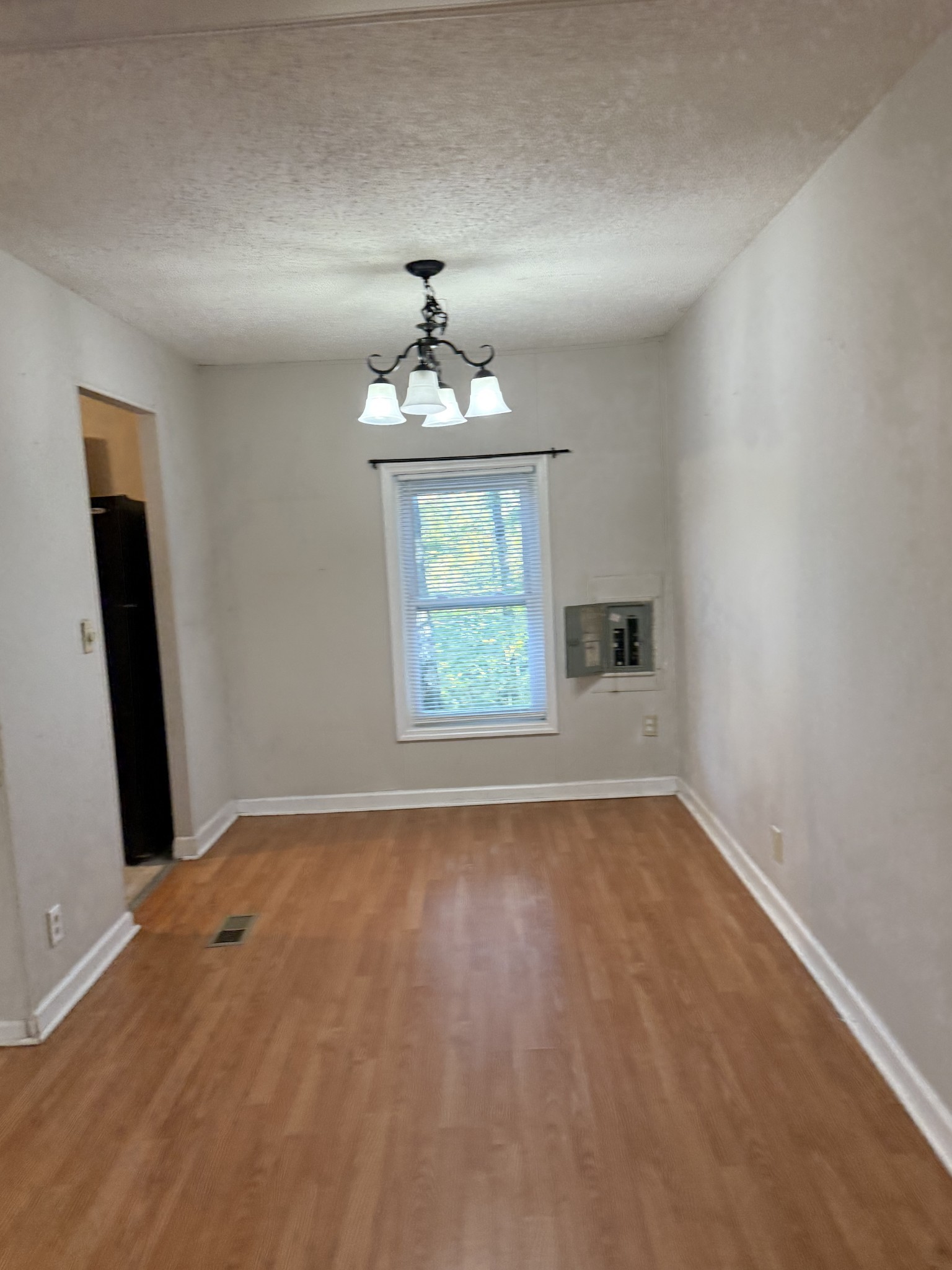 1085 Peery Rd