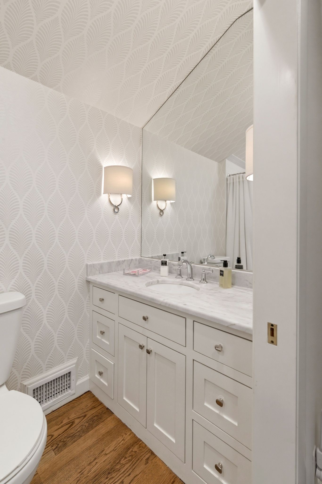 6228 Hillsboro Pike