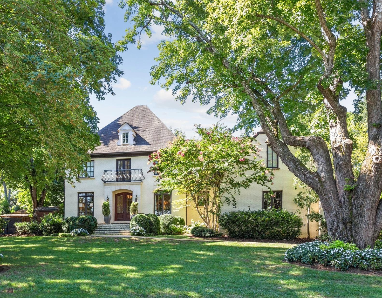 137 Brookfield Ave