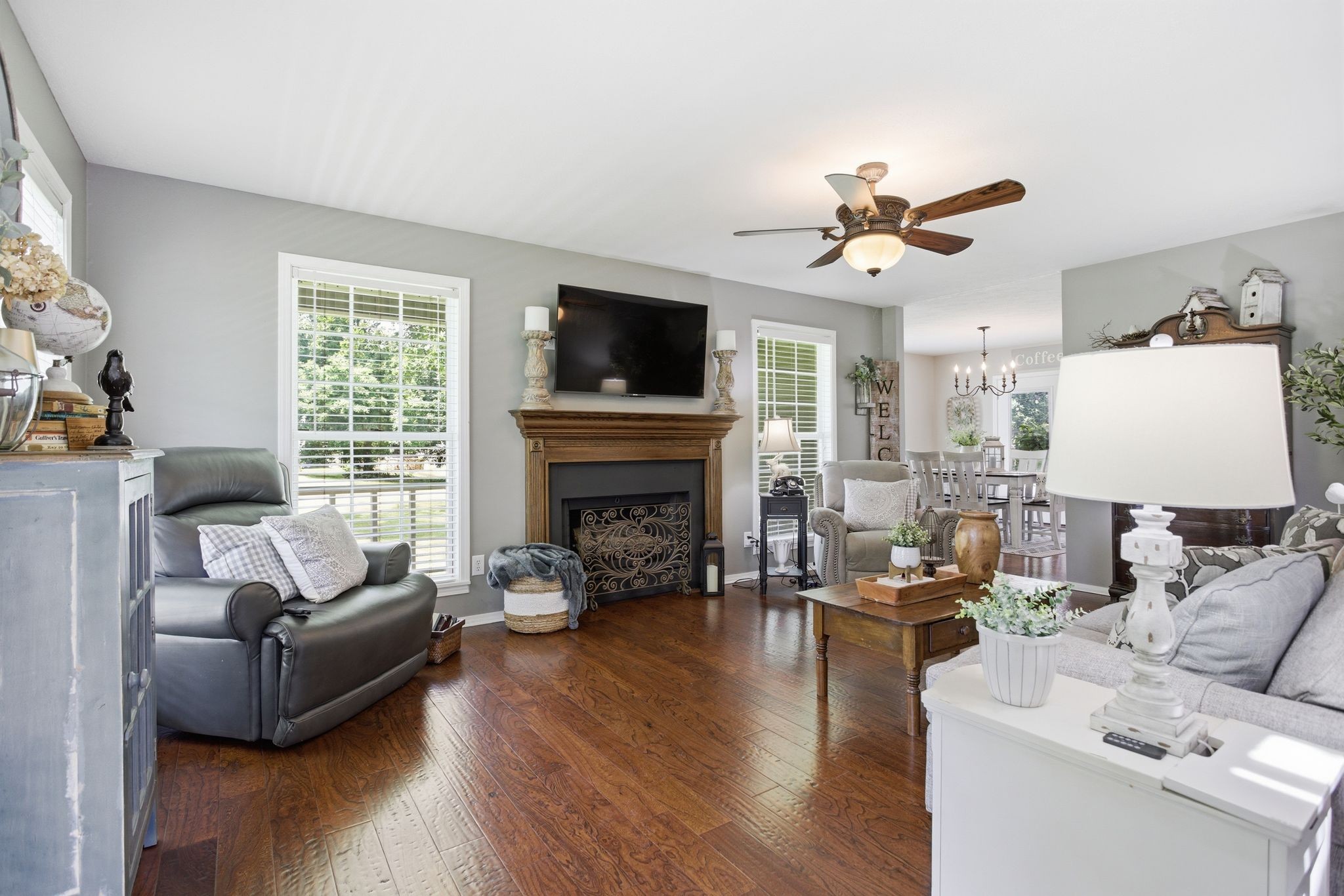 131 Pin Oaks Ln