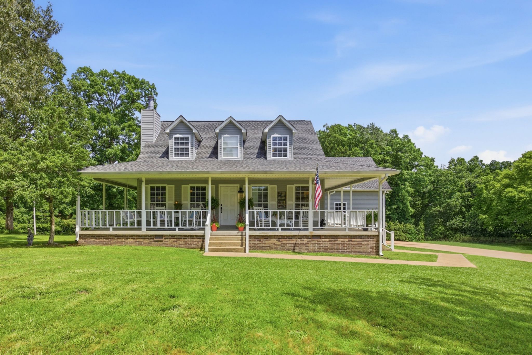 131 Pin Oaks Ln