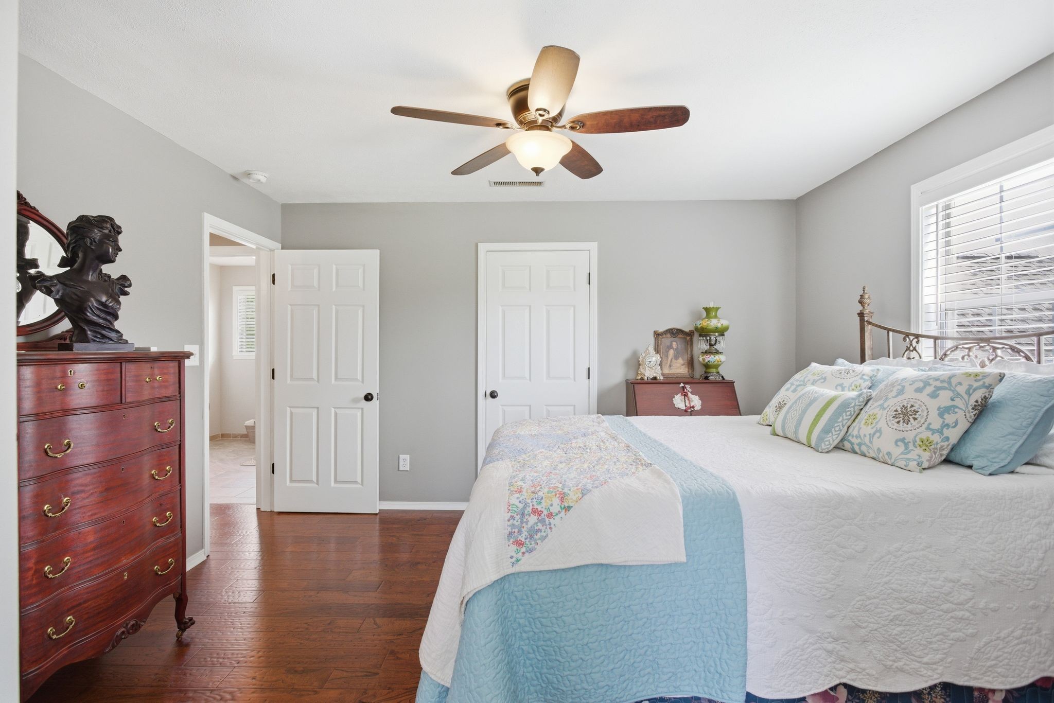 131 Pin Oaks Ln