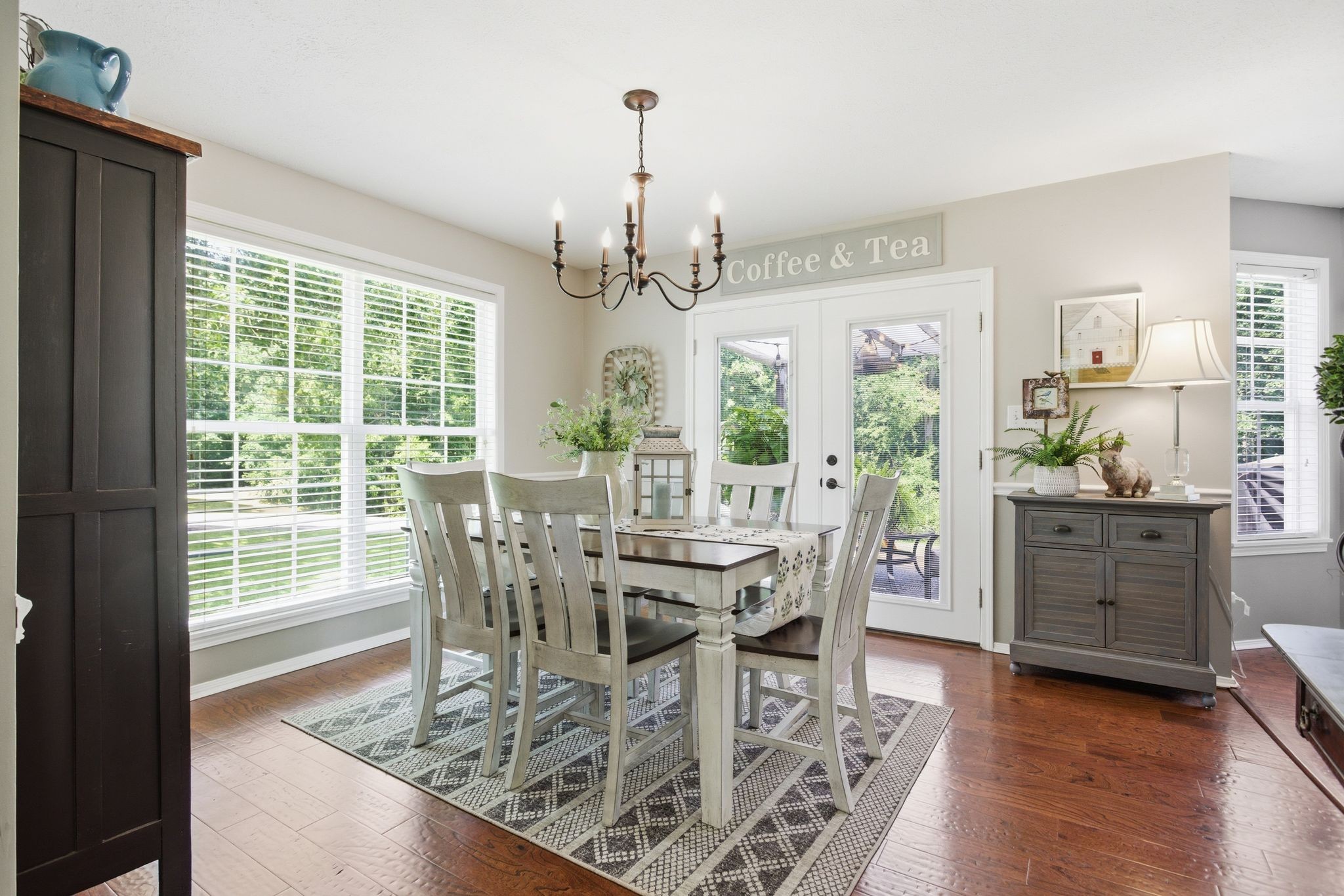 131 Pin Oaks Ln