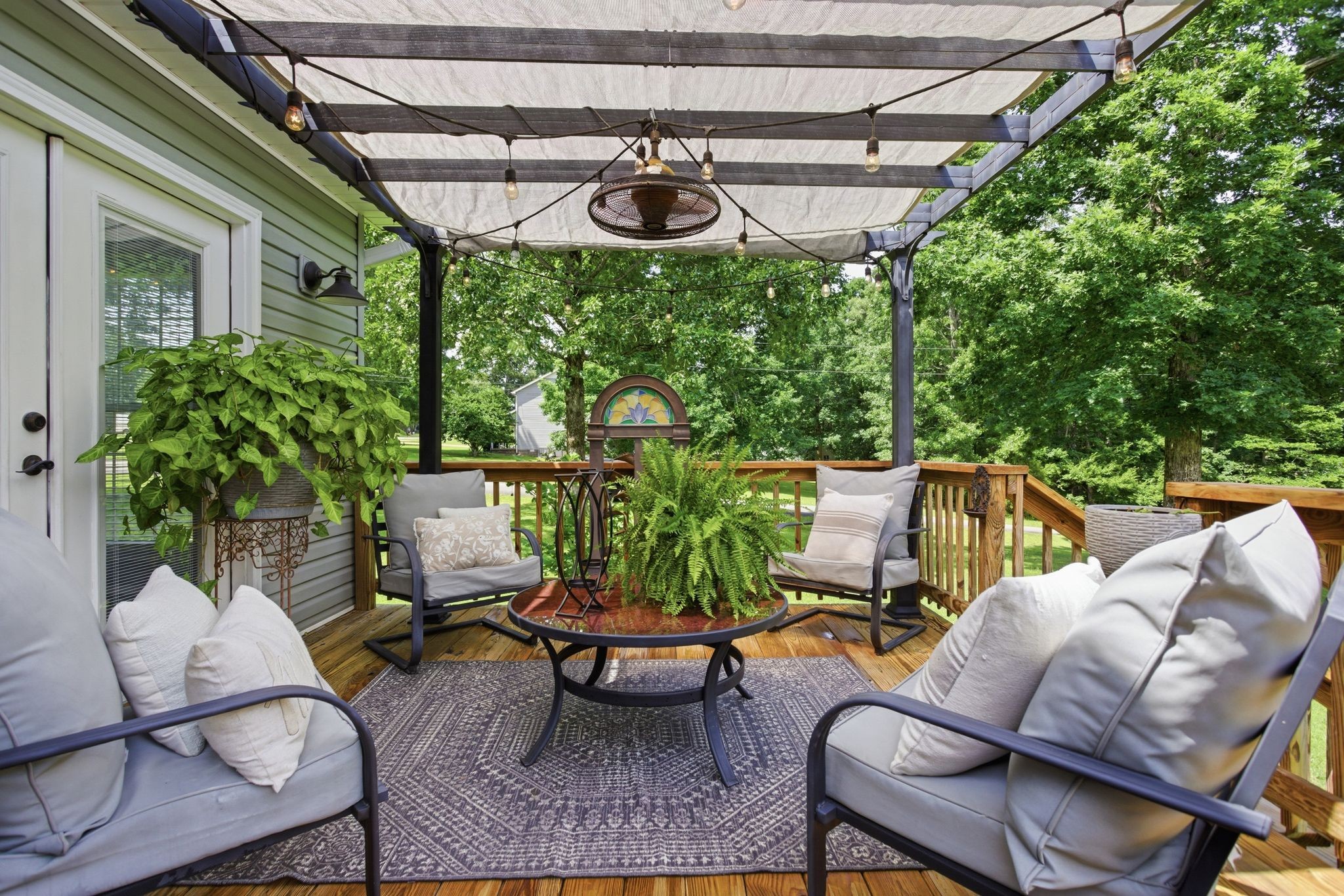 131 Pin Oaks Ln