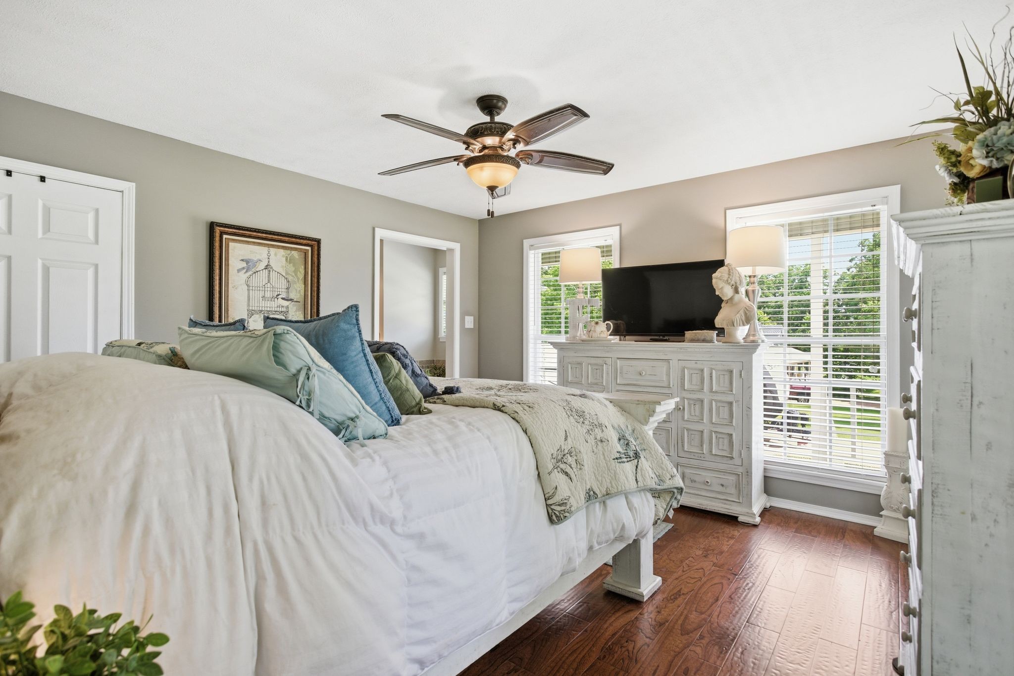 131 Pin Oaks Ln