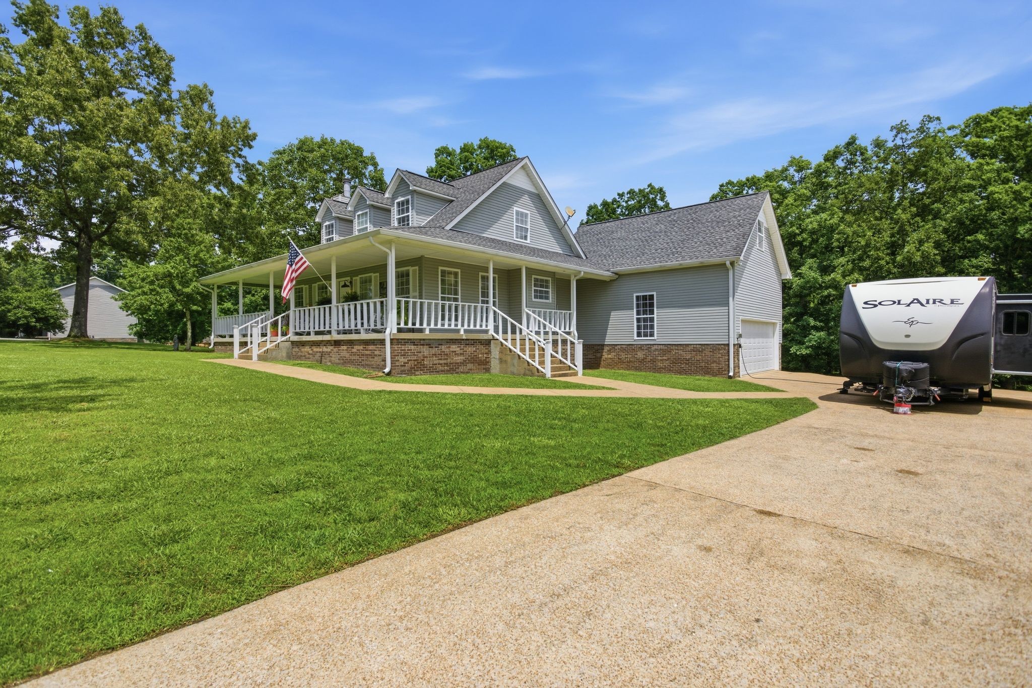 131 Pin Oaks Ln