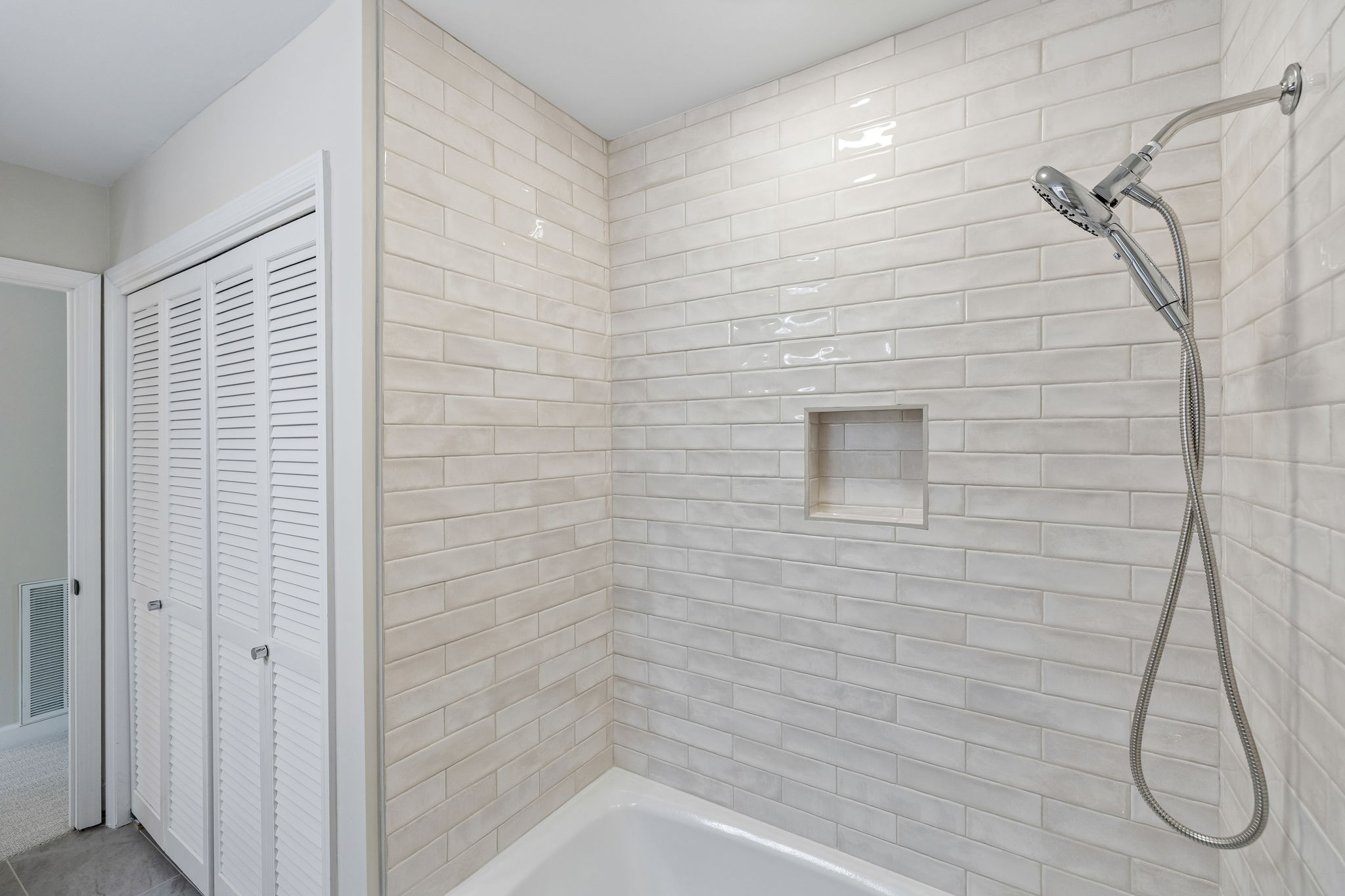401 Bowling Avenue Unit: 15