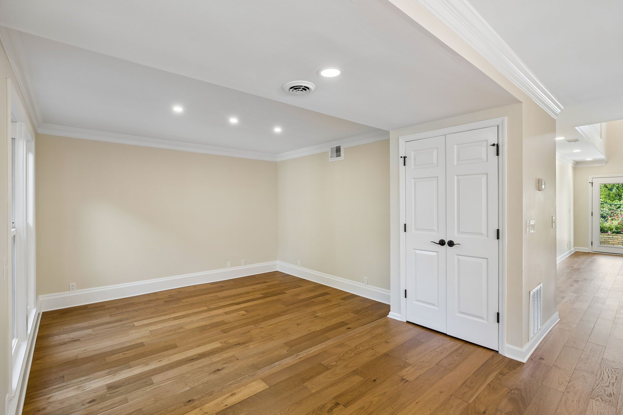 401 Bowling Avenue Unit: 15