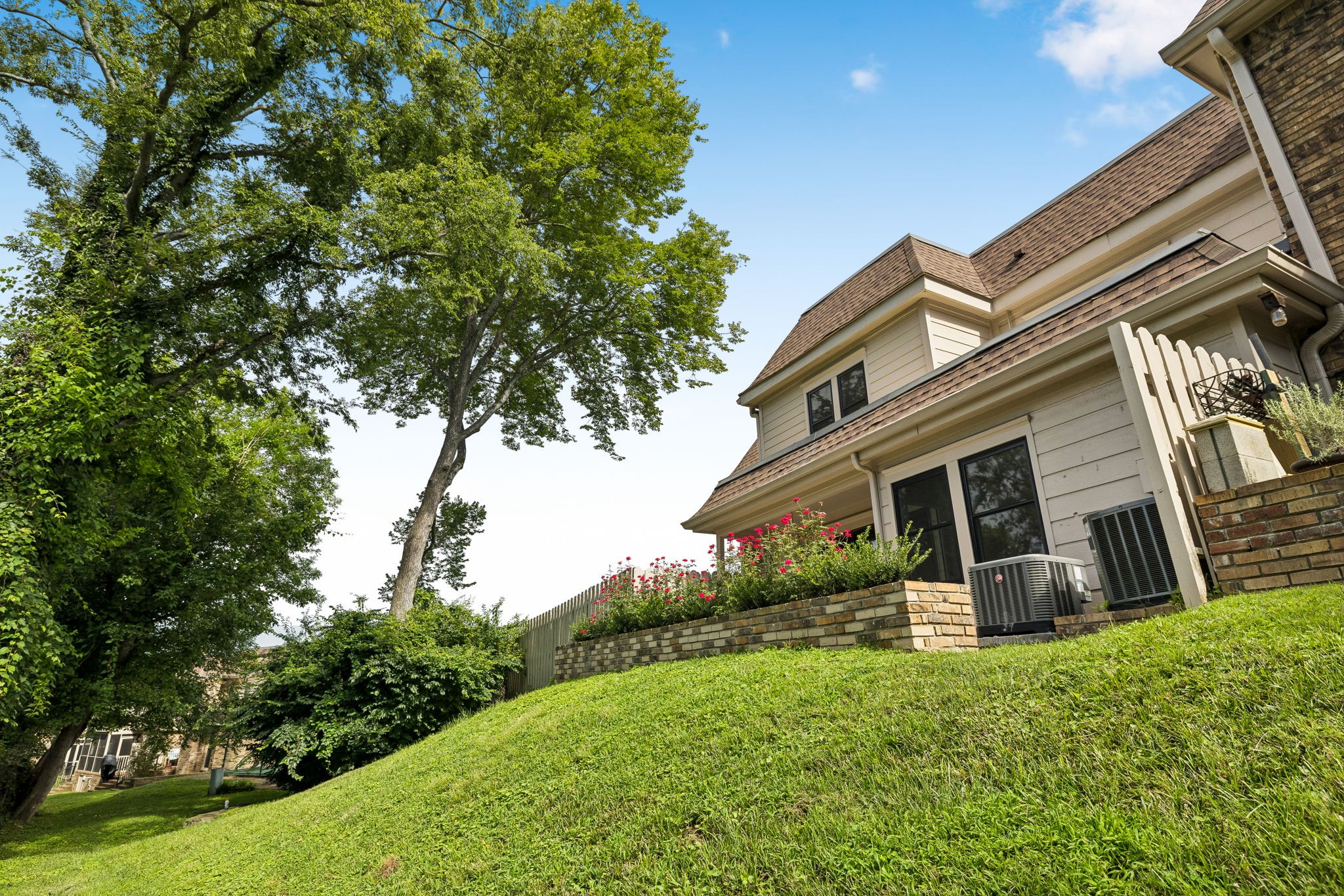 401 Bowling Avenue Unit: 15