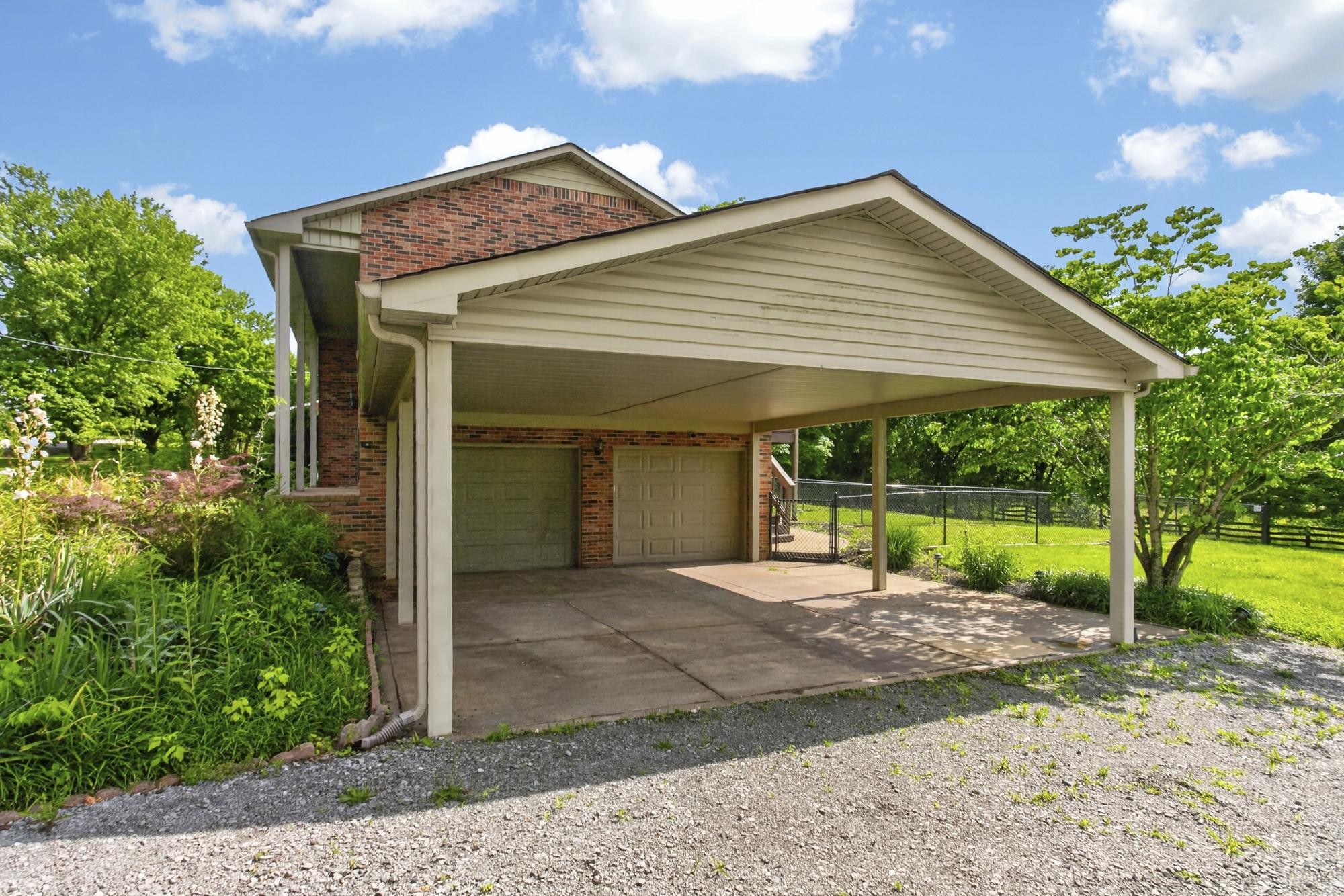 1053 Johns Rd