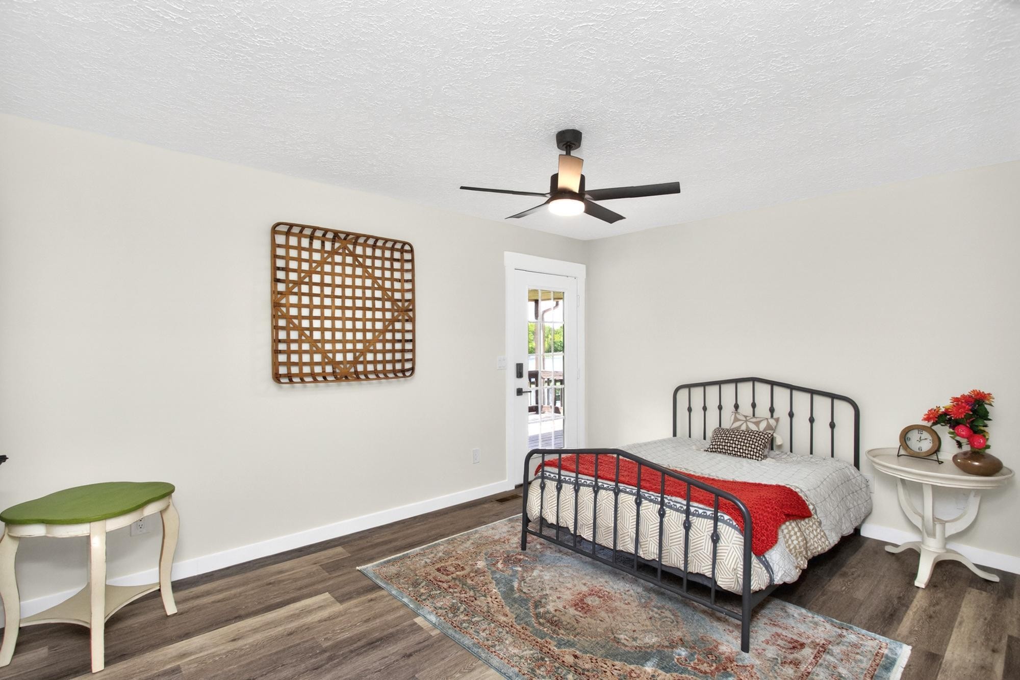 1053 Johns Rd