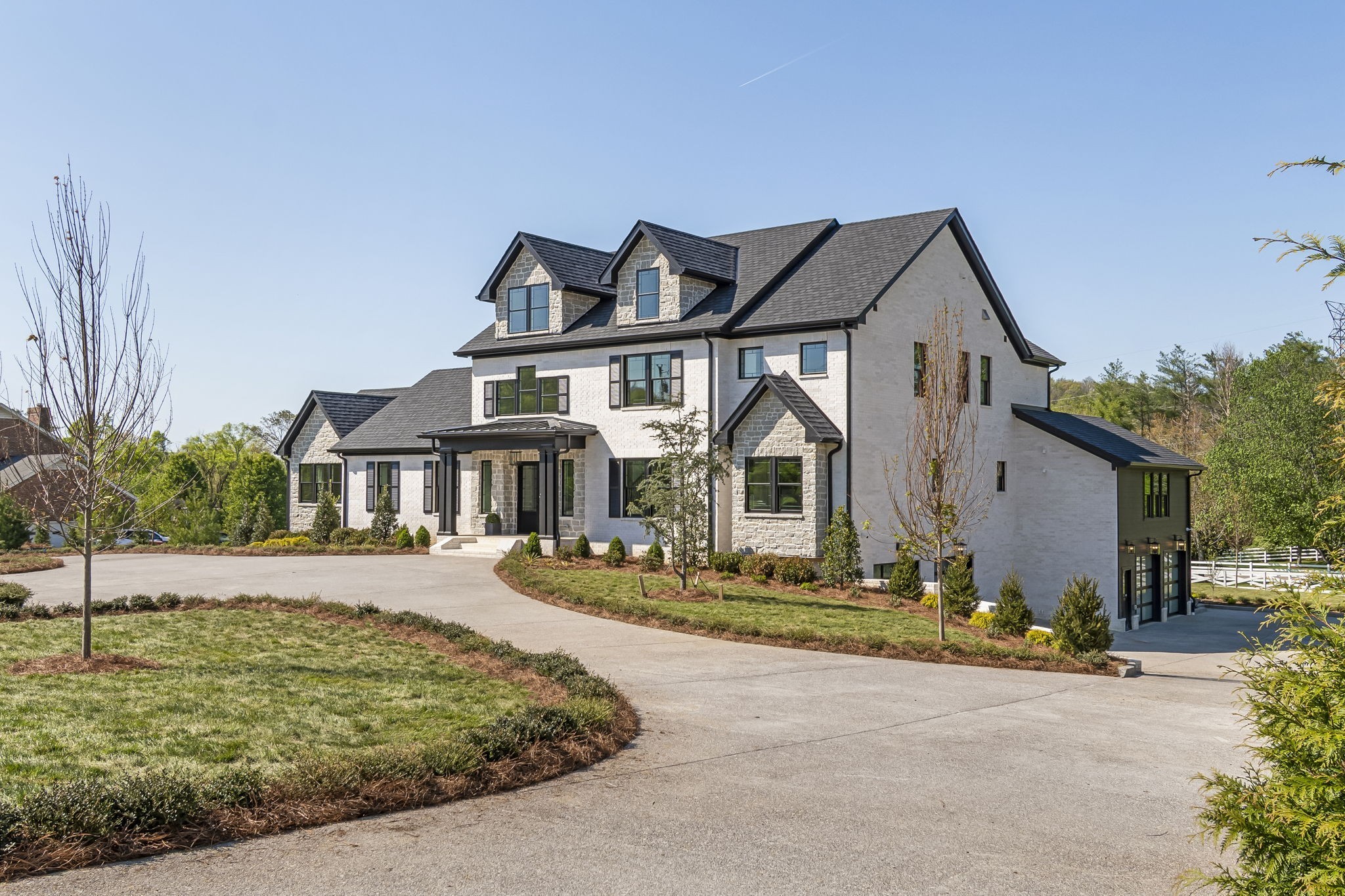 102 Steeplechase Ln