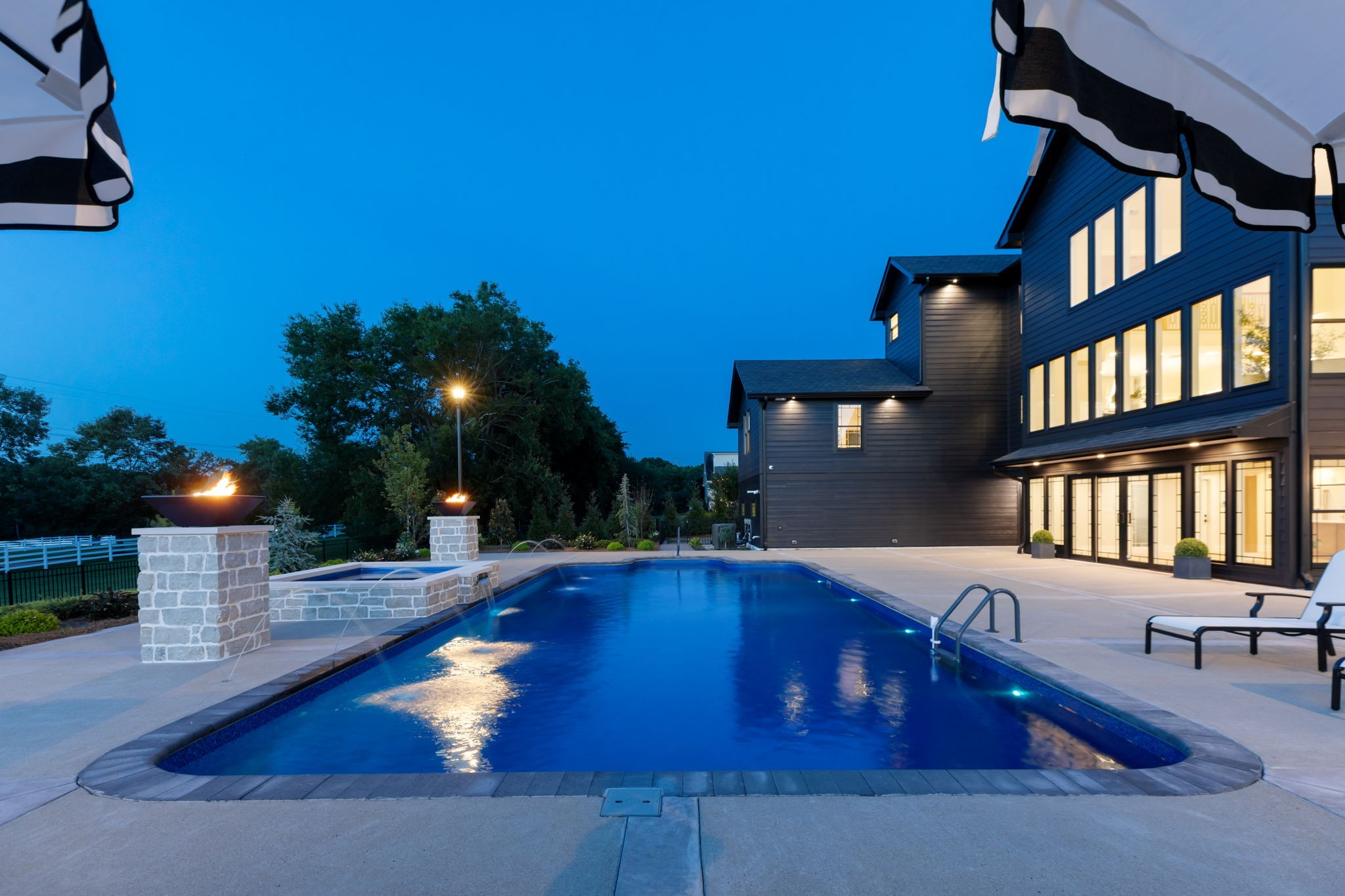 102 Steeplechase Ln